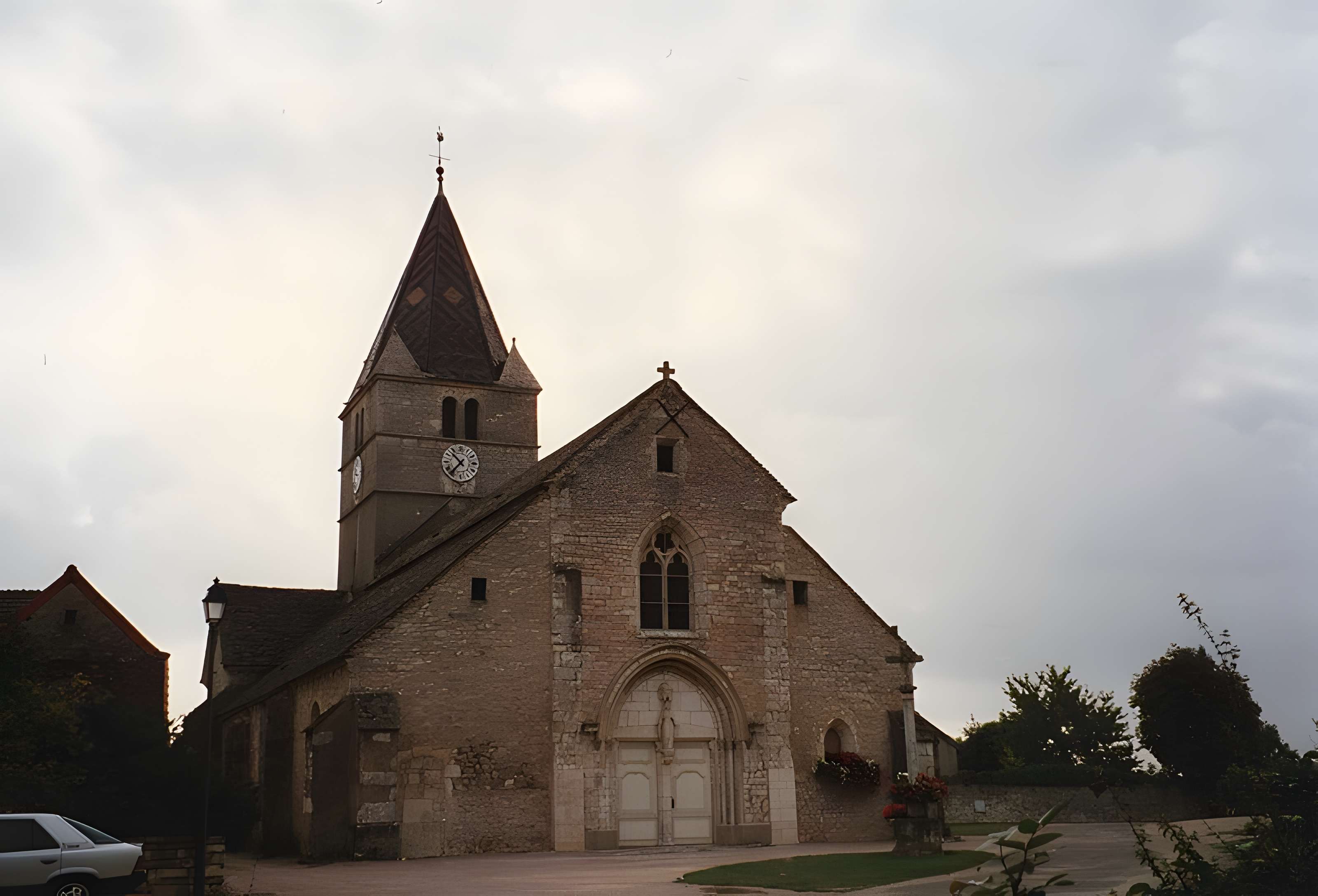 Église Saint-Just de Fontaines