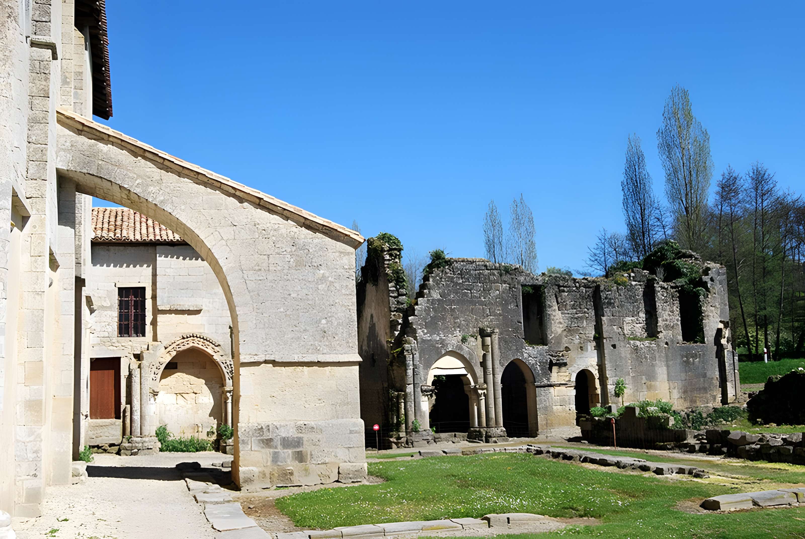 Abbaye Saint-Nicolas de Blasimon
