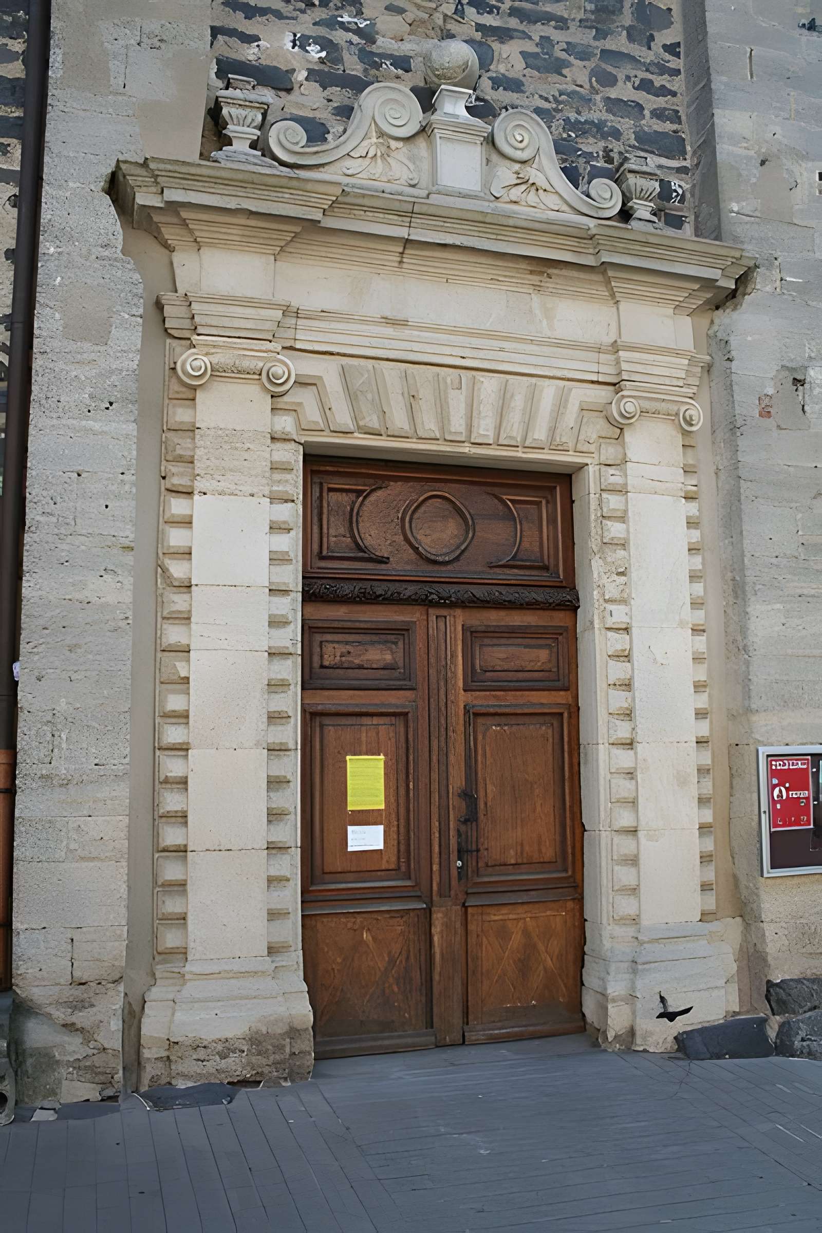 Église Saint-Laurent de Bessan