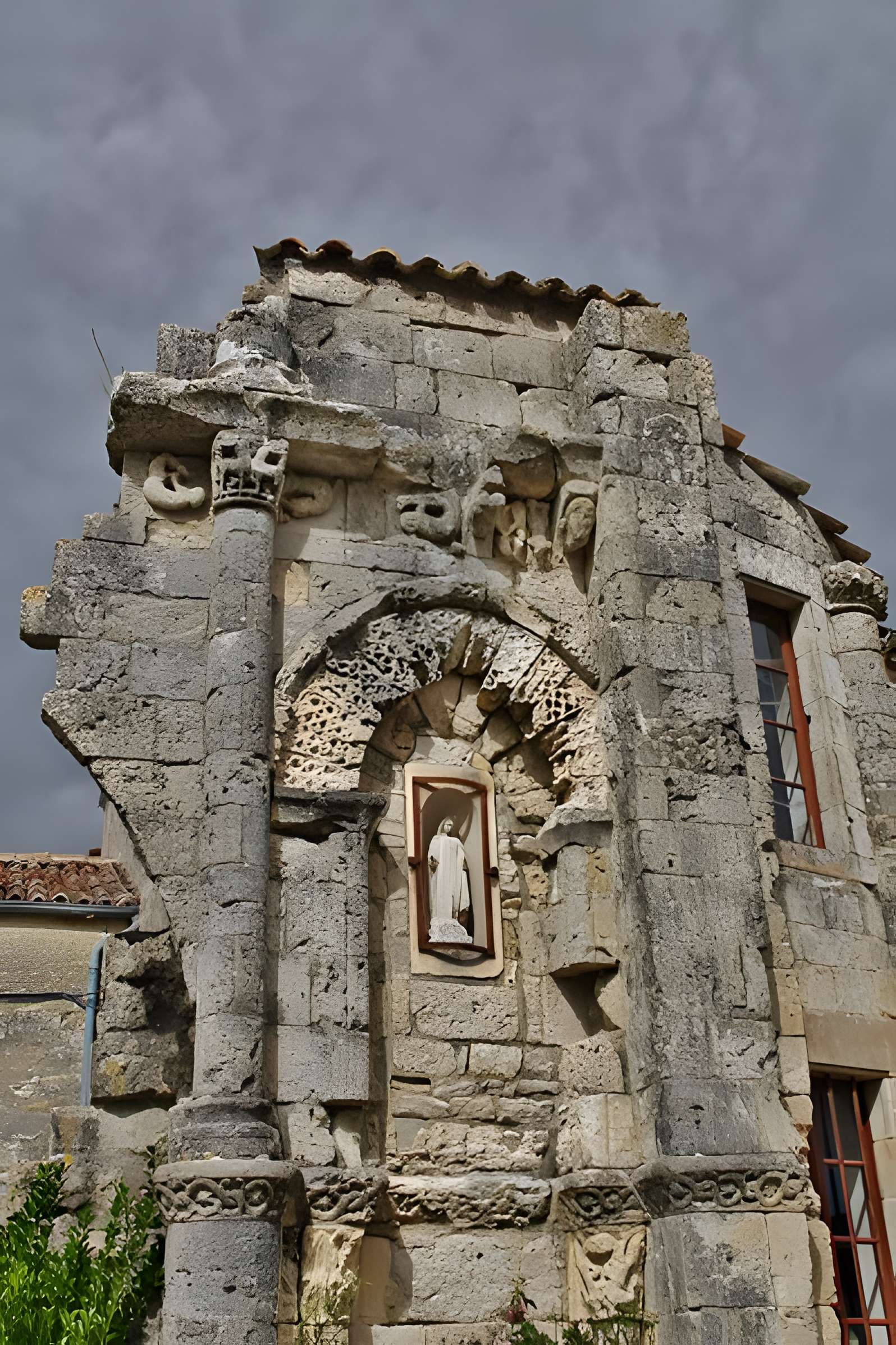 Église Saint-Laurent de Bouhet
