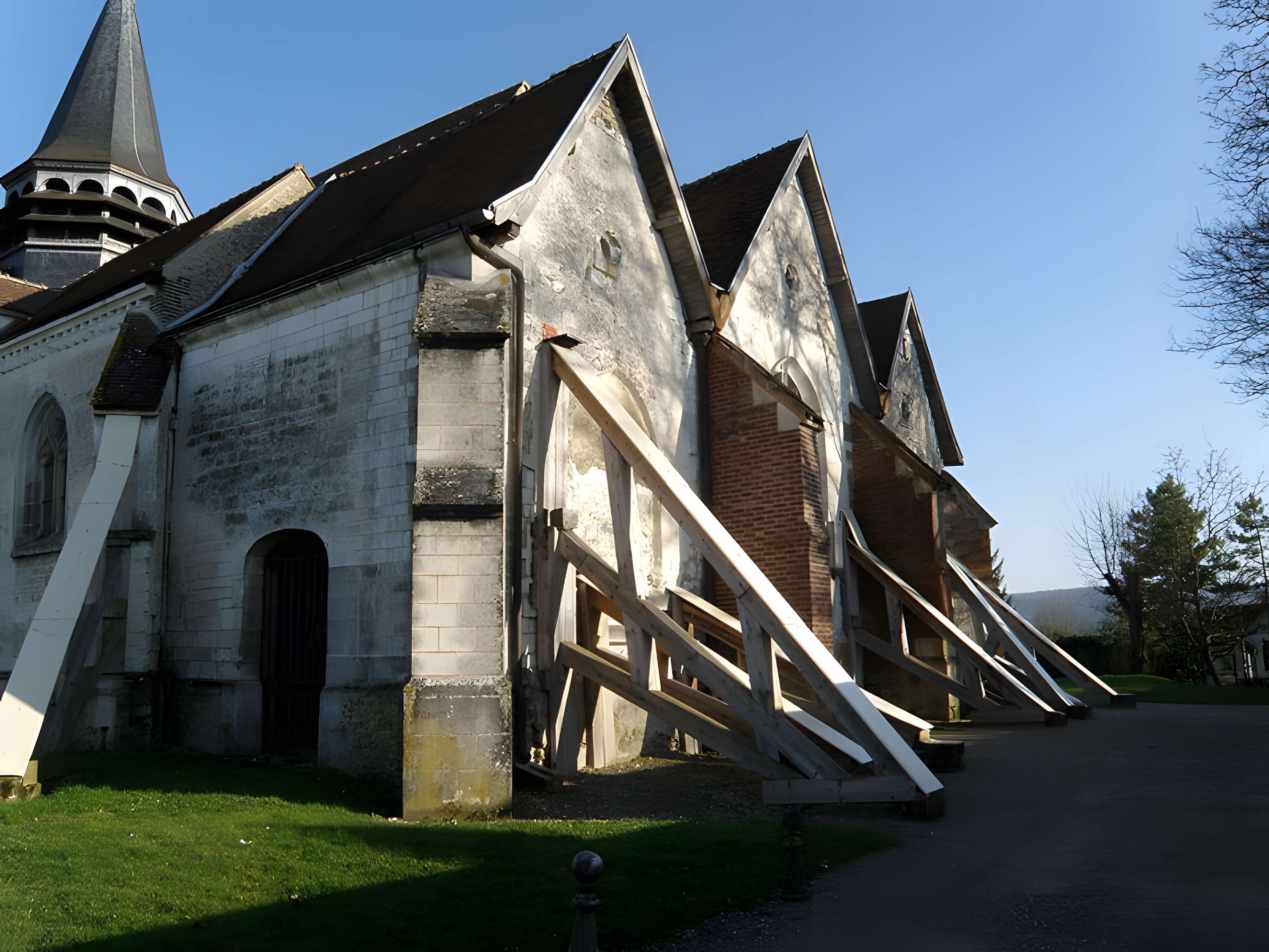 Église Saint-Laurent de Bouilly