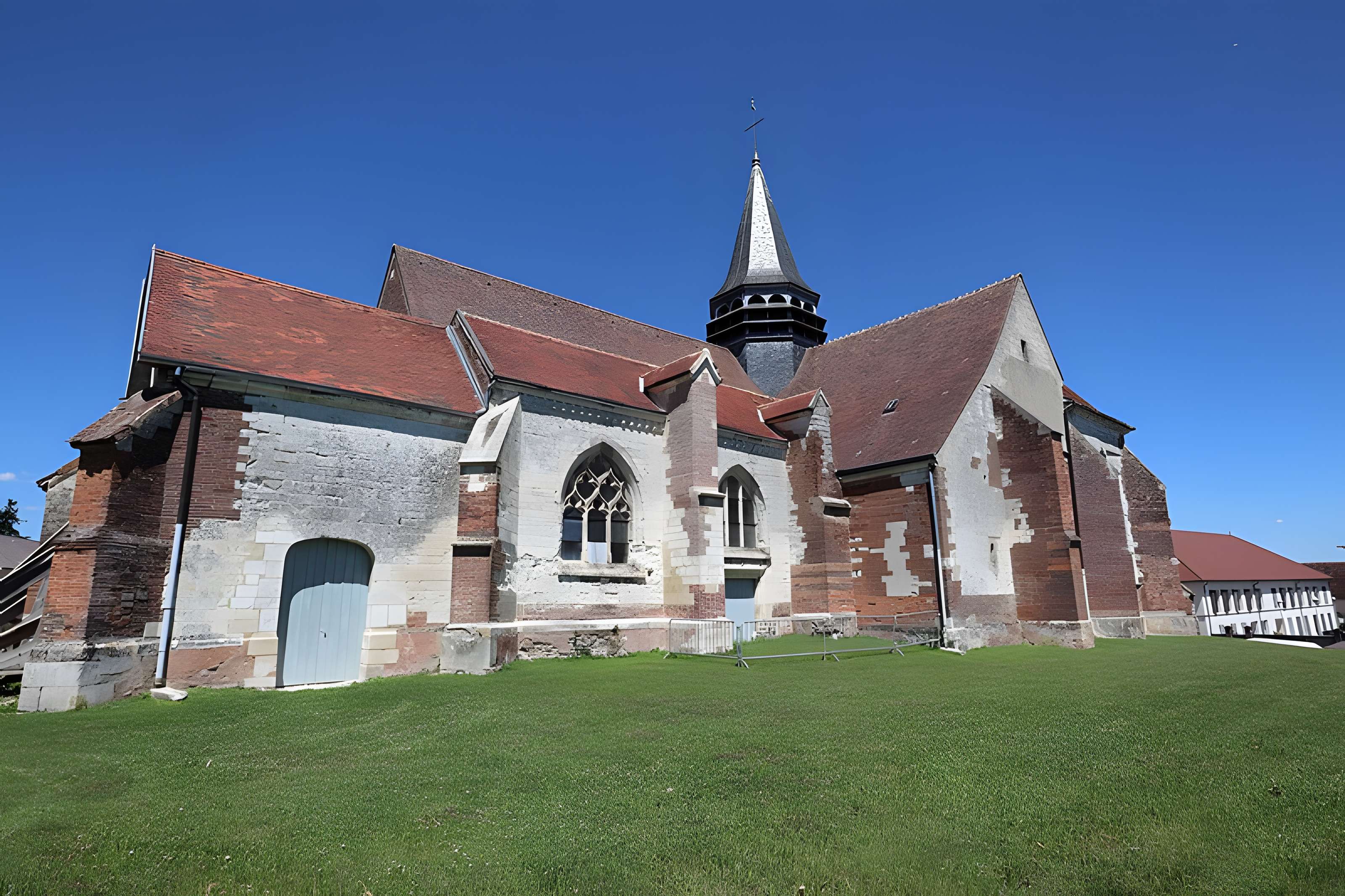 Église Saint-Laurent de Bouilly