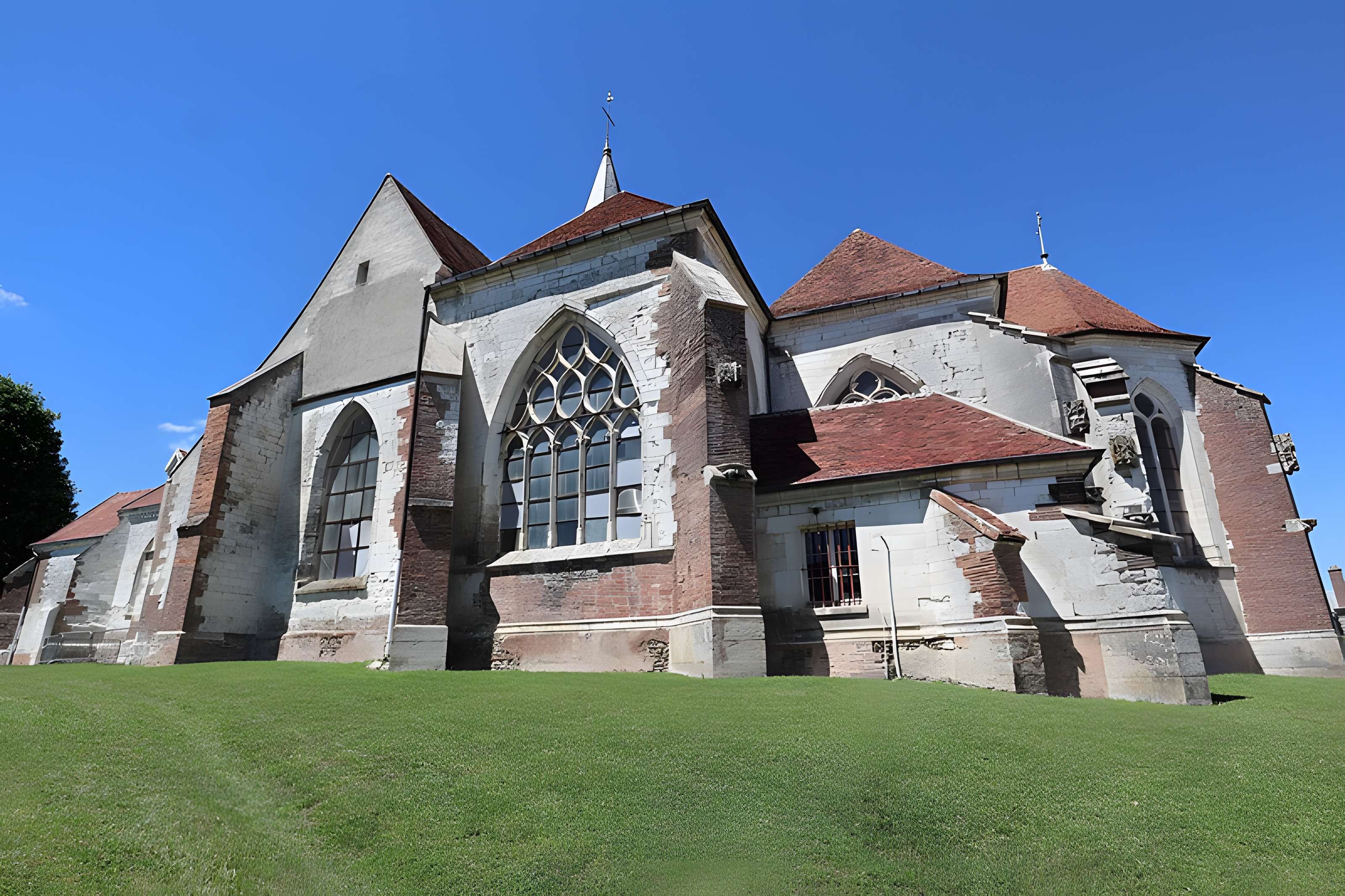 Église Saint-Laurent de Bouilly