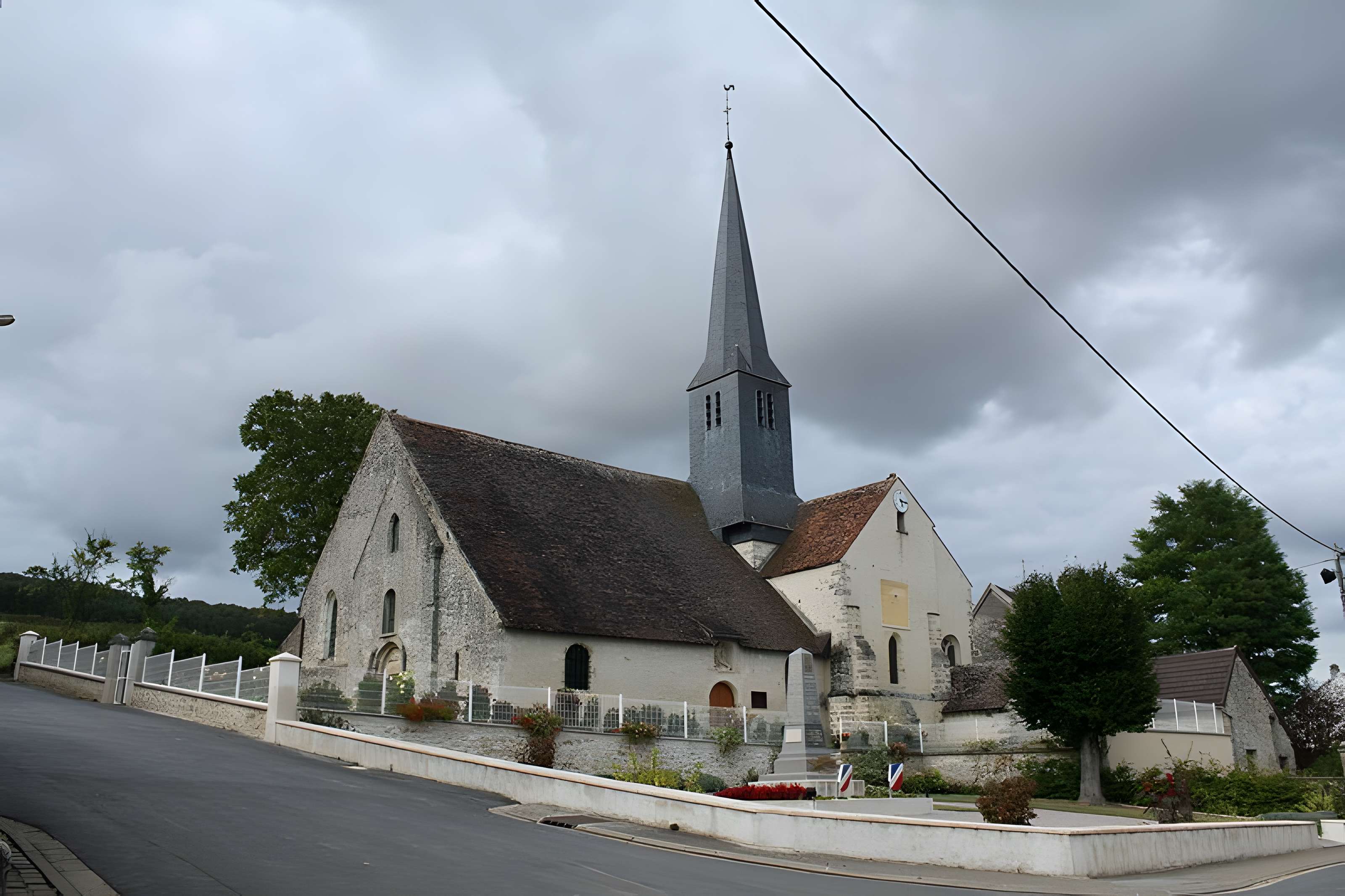 Église Saint-Laurent de Festigny 