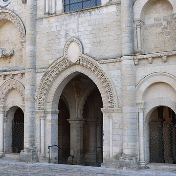 Abbaye Saint-Pierre dAirvault