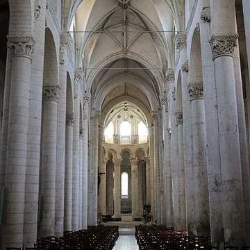 Abbaye Saint-Pierre dAirvault