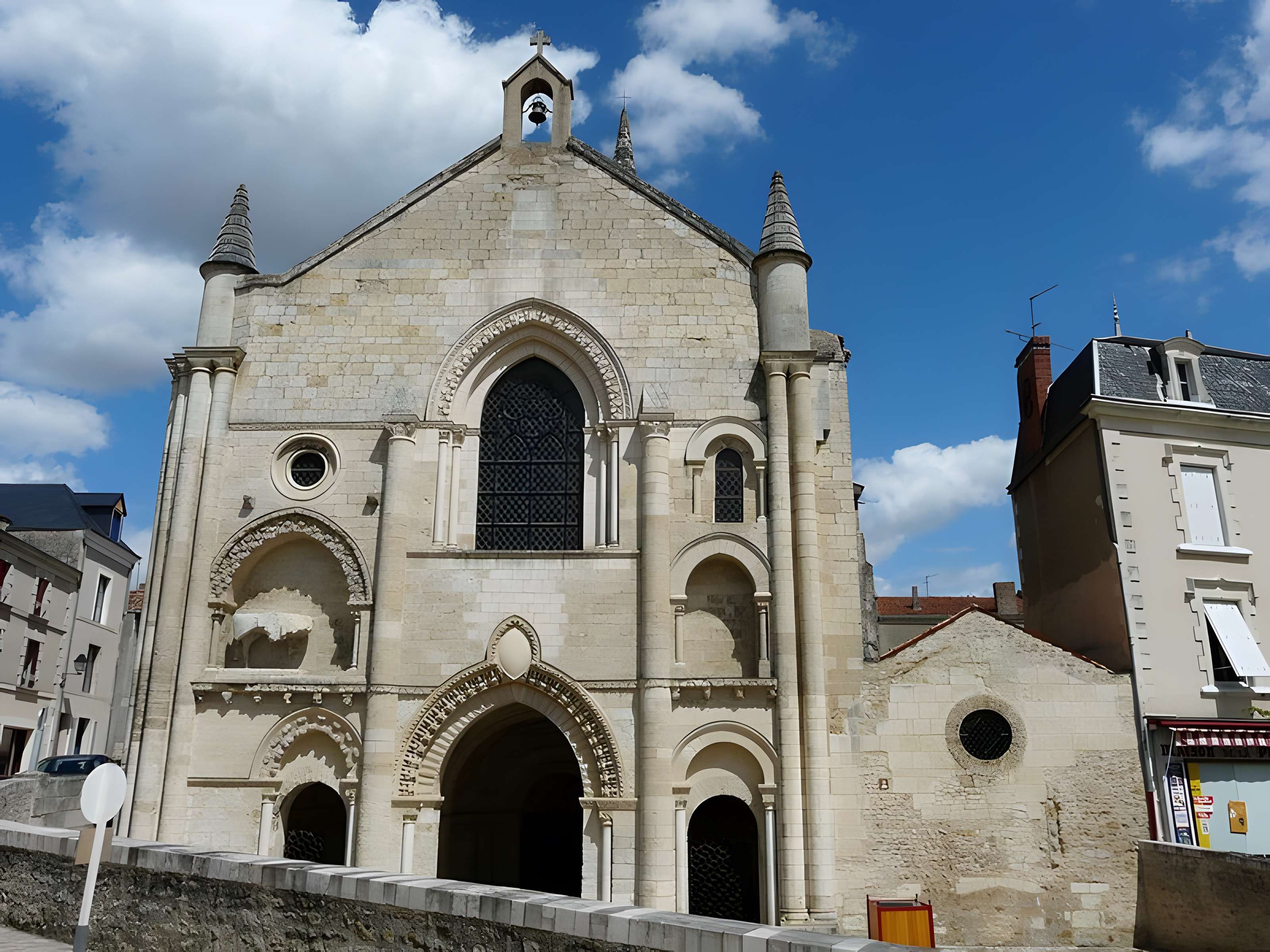 Abbaye Saint-Pierre d'Airvault 
