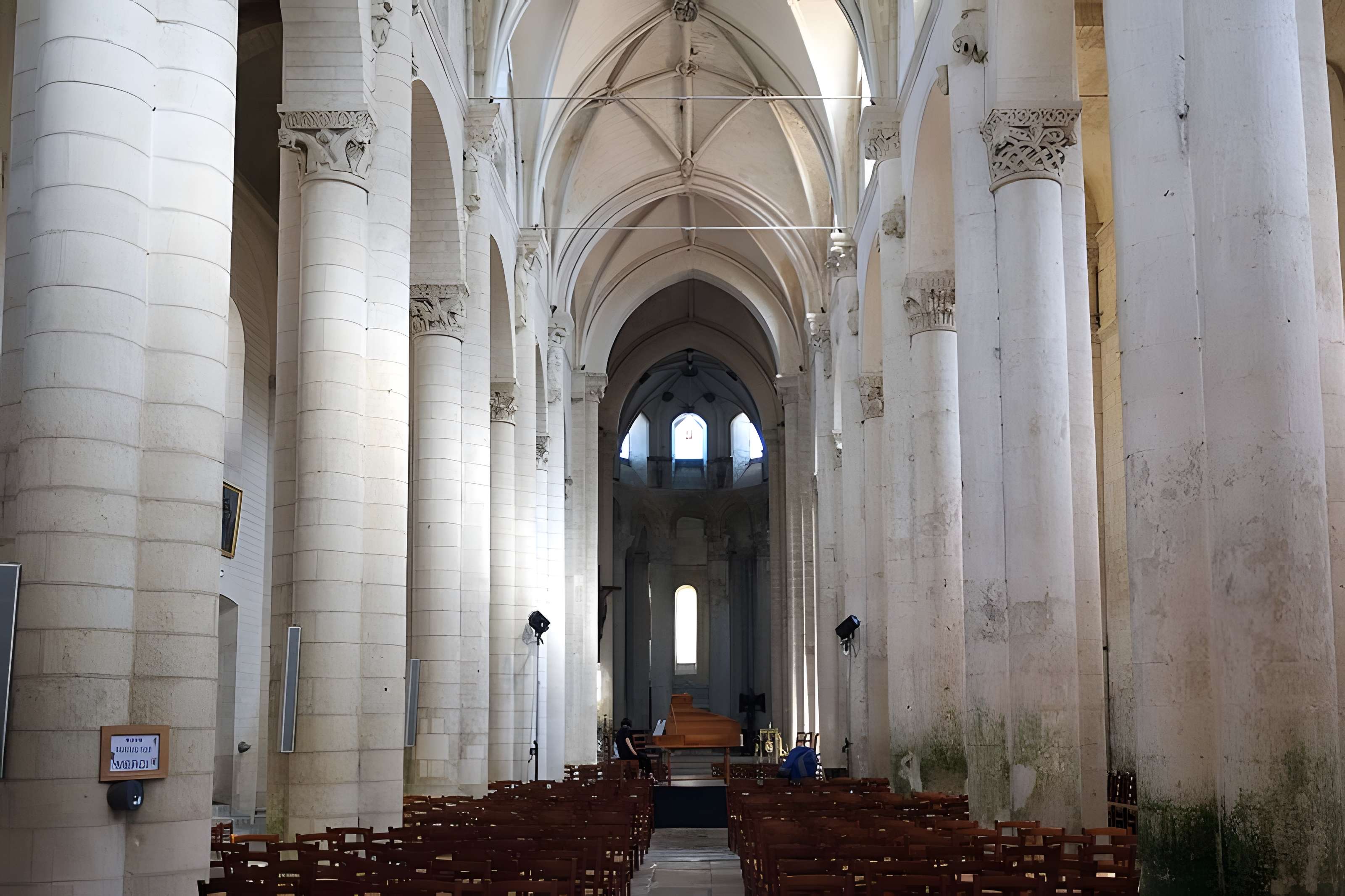 Abbaye Saint-Pierre d'Airvault