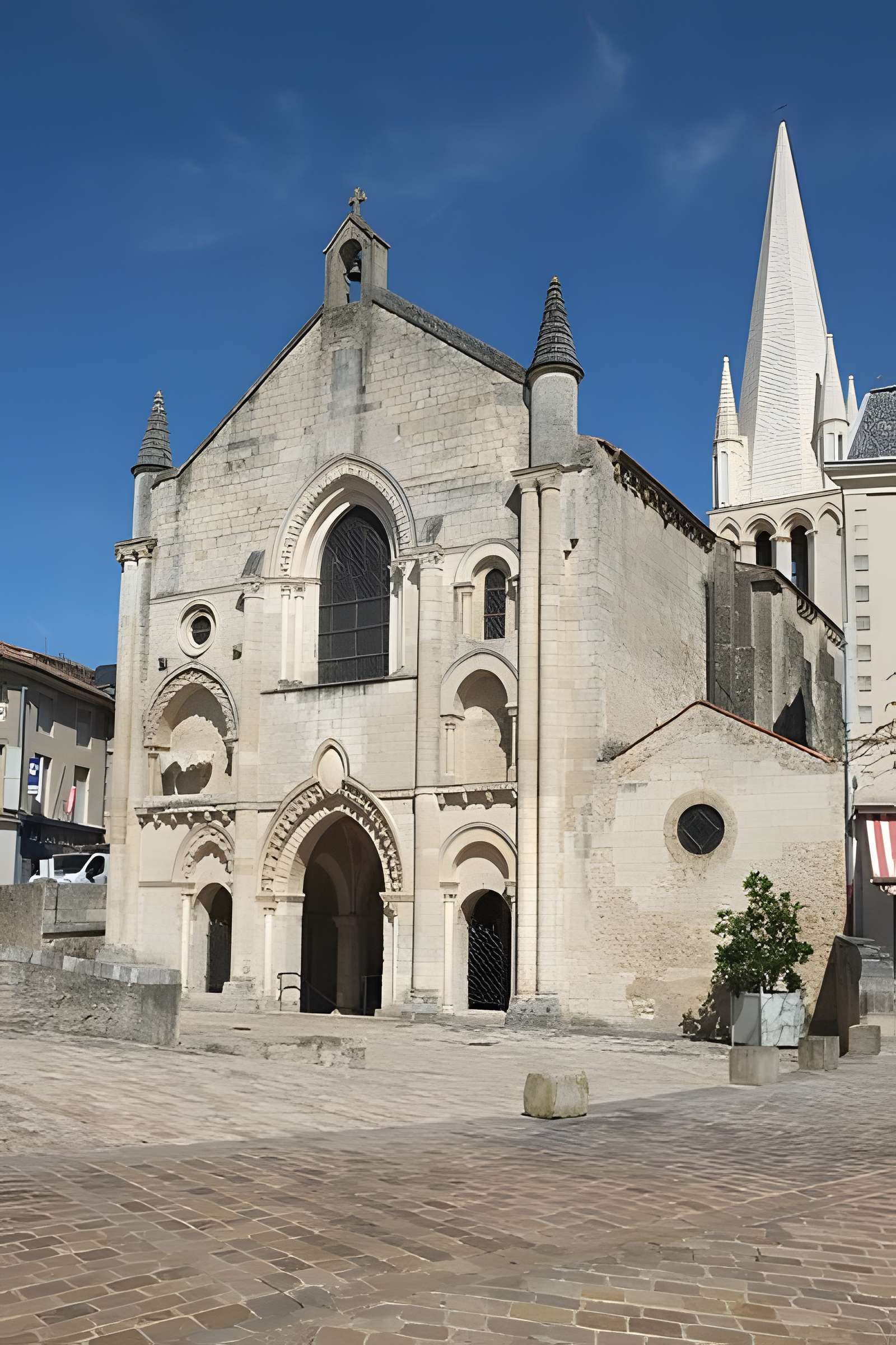 Abbaye Saint-Pierre d'Airvault