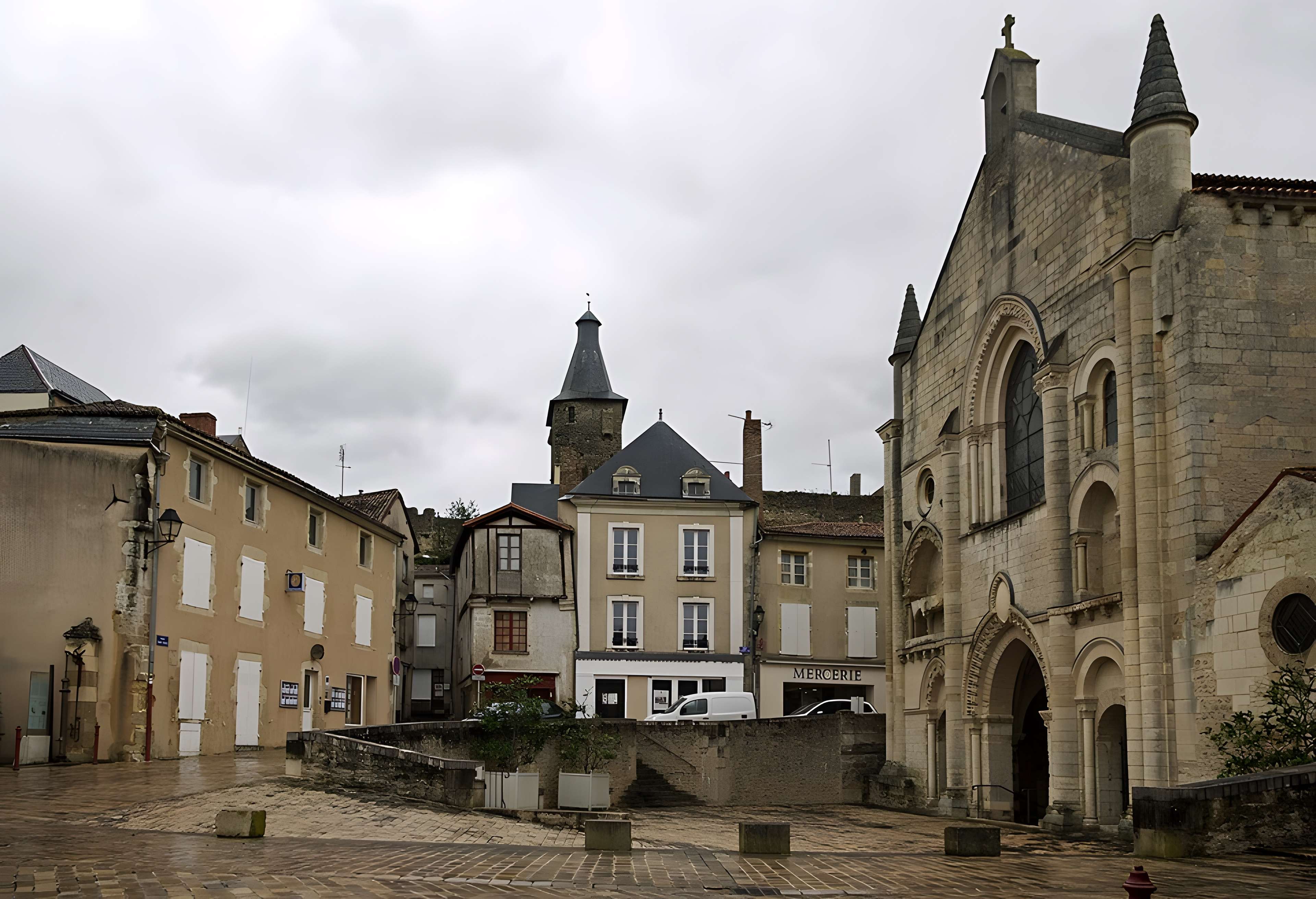 Abbaye Saint-Pierre d'Airvault