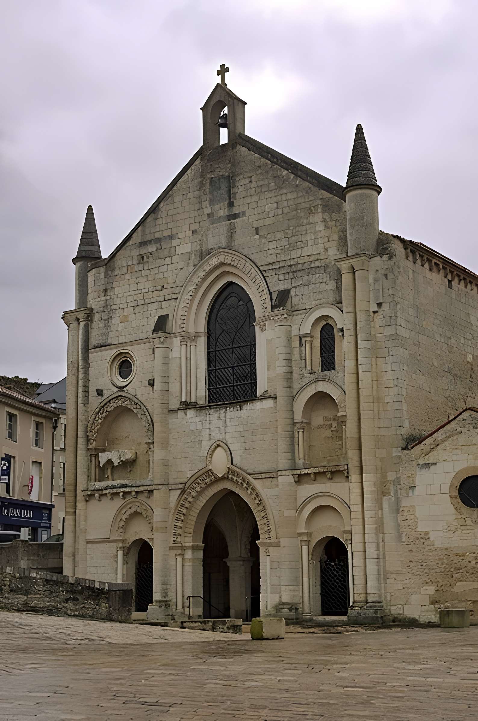 Abbaye Saint-Pierre d'Airvault