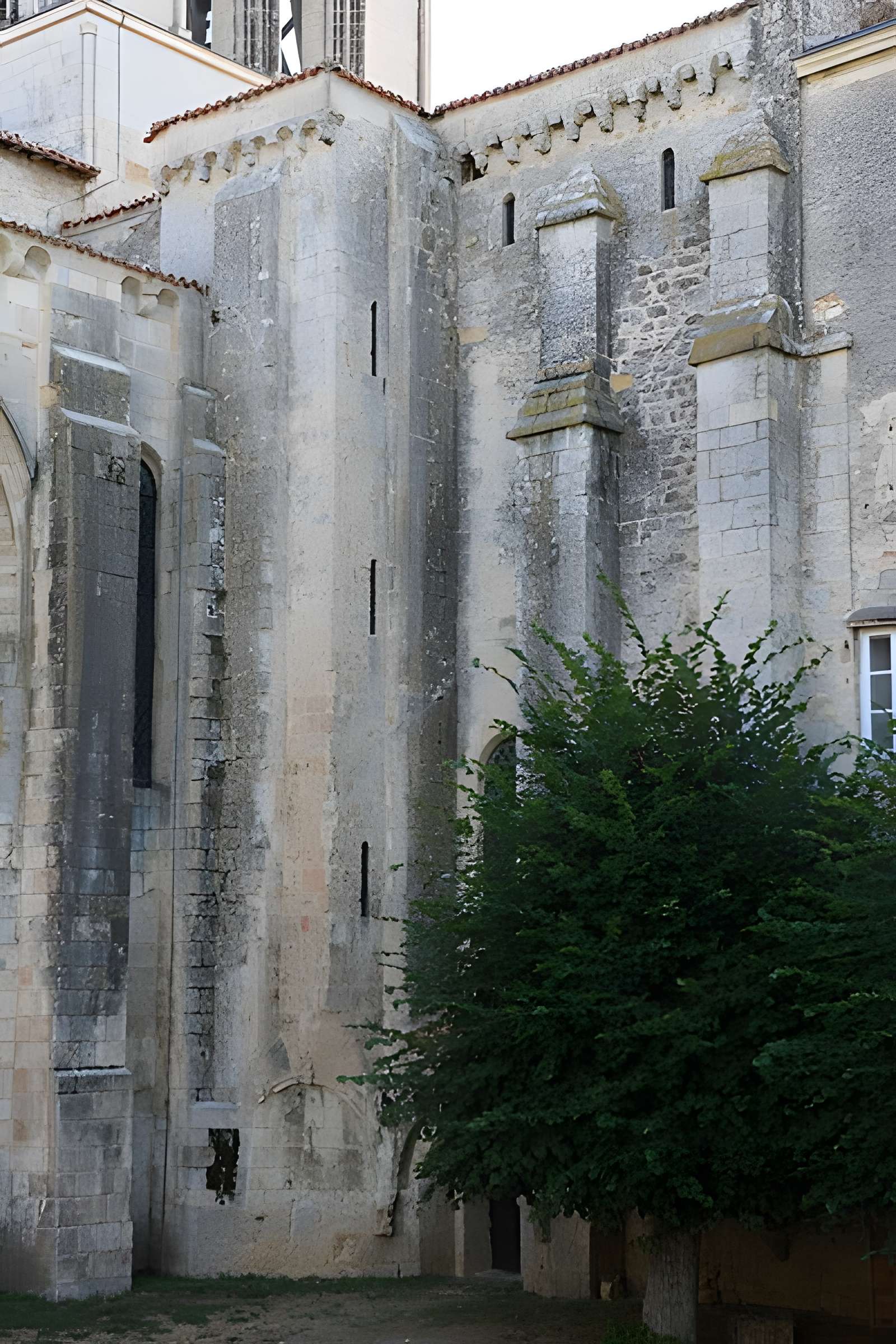 Abbaye Saint-Pierre d'Airvault
