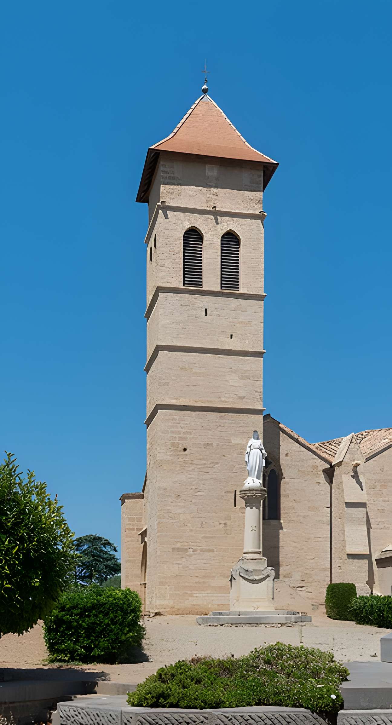 Église Saint-Laurent de Roujan