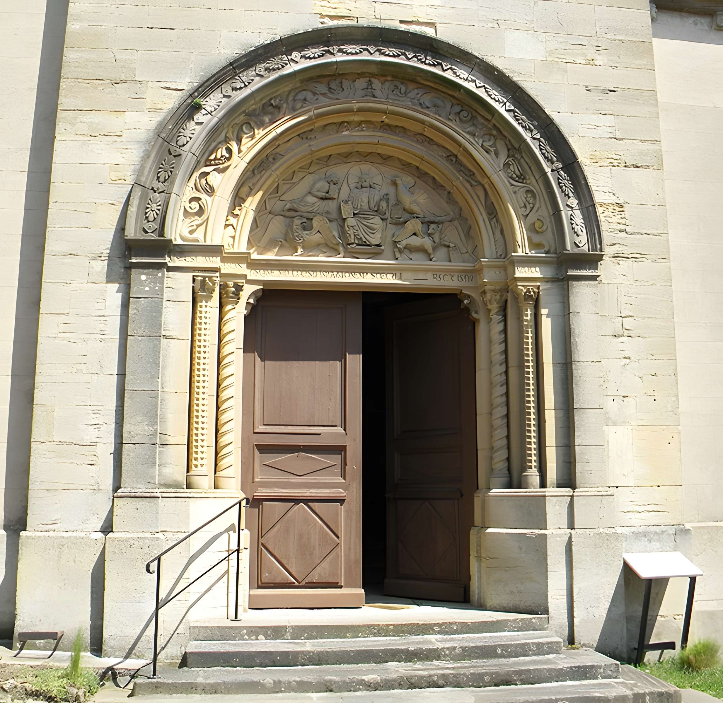 Église Saint-Laurent de Saint-Laurent-en-Brionnais