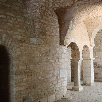 Abbaye Saint-Pierre de Flavigny-sur-Ozerain