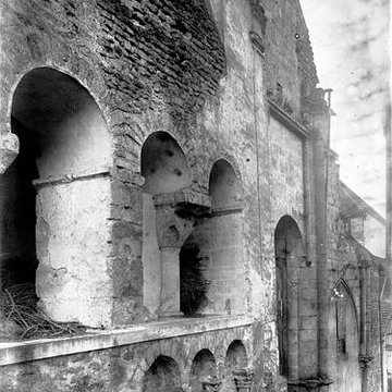Abbaye Saint-Pierre de Flavigny-sur-Ozerain