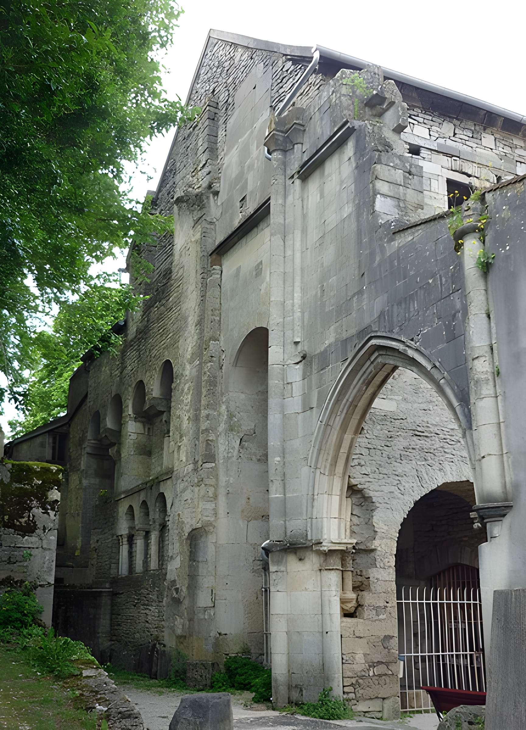 Abbaye Saint-Pierre de Flavigny-sur-Ozerain