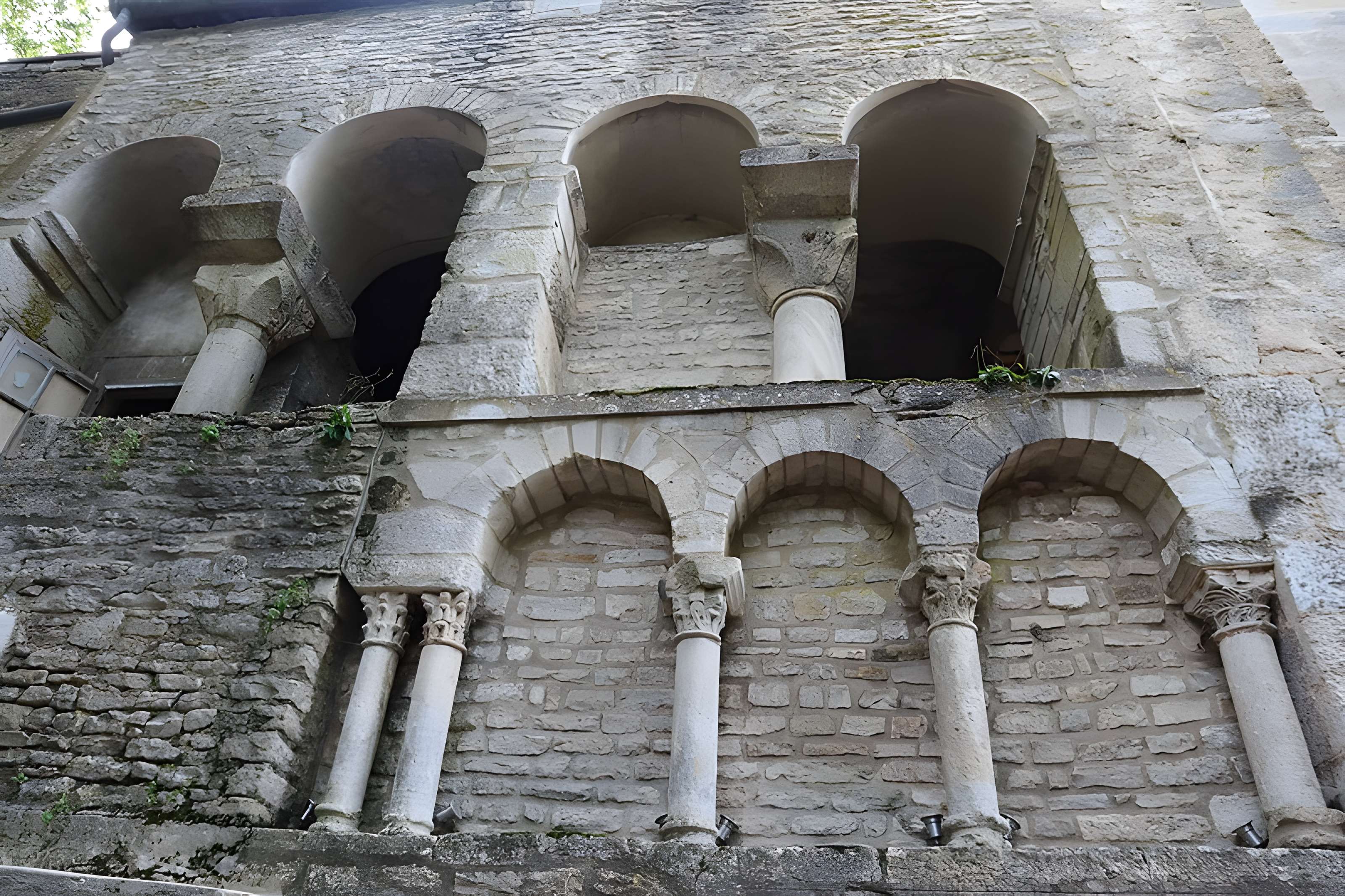Abbaye Saint-Pierre de Flavigny-sur-Ozerain