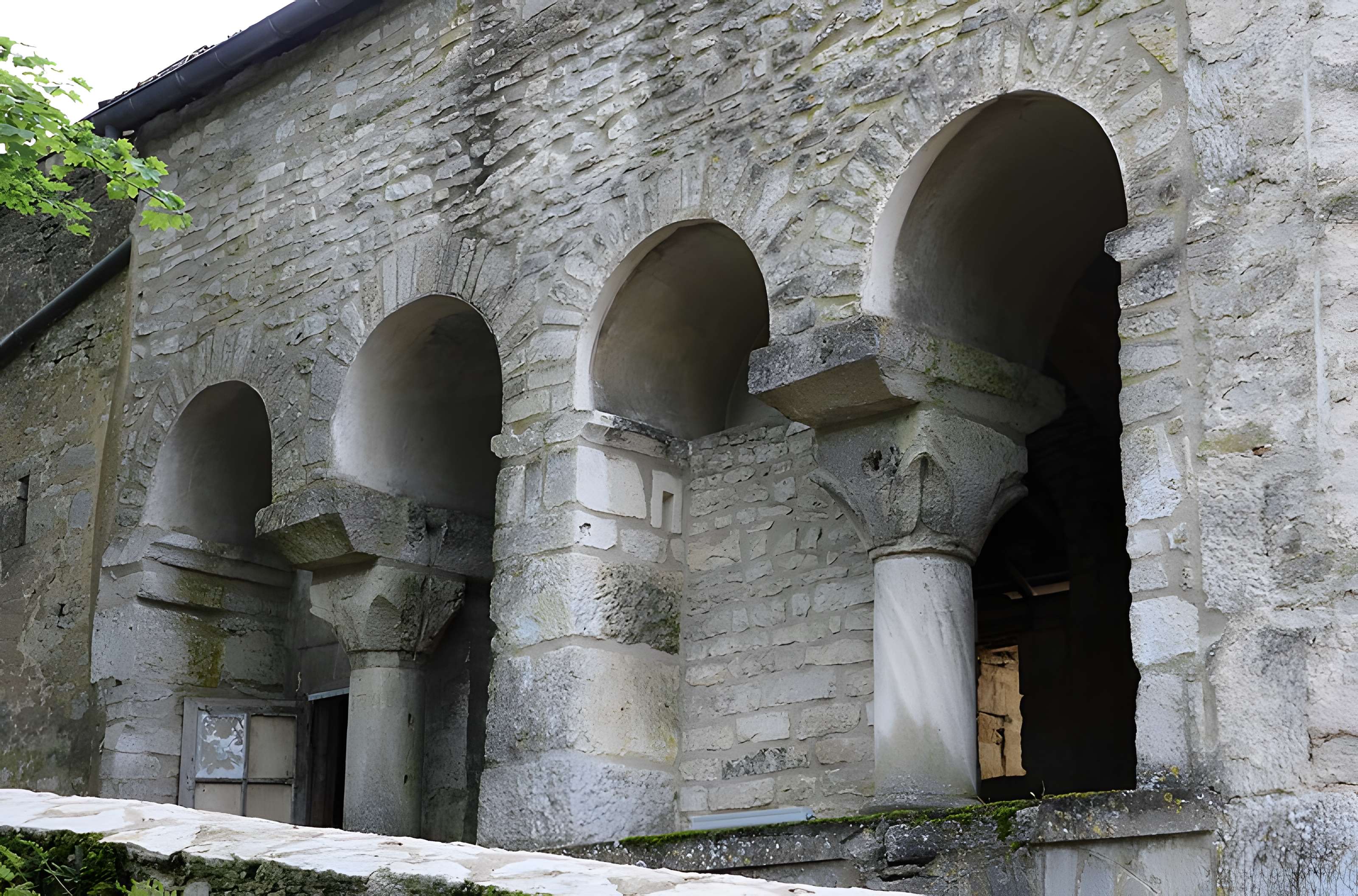 Abbaye Saint-Pierre de Flavigny-sur-Ozerain