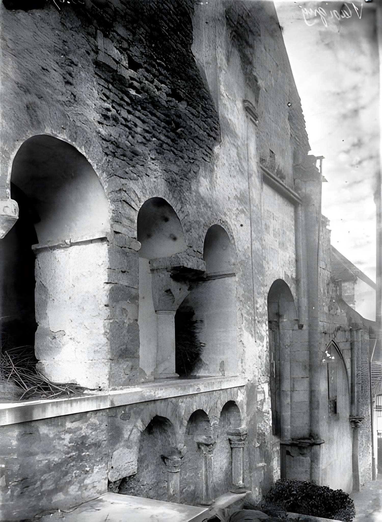 Abbaye Saint-Pierre de Flavigny-sur-Ozerain