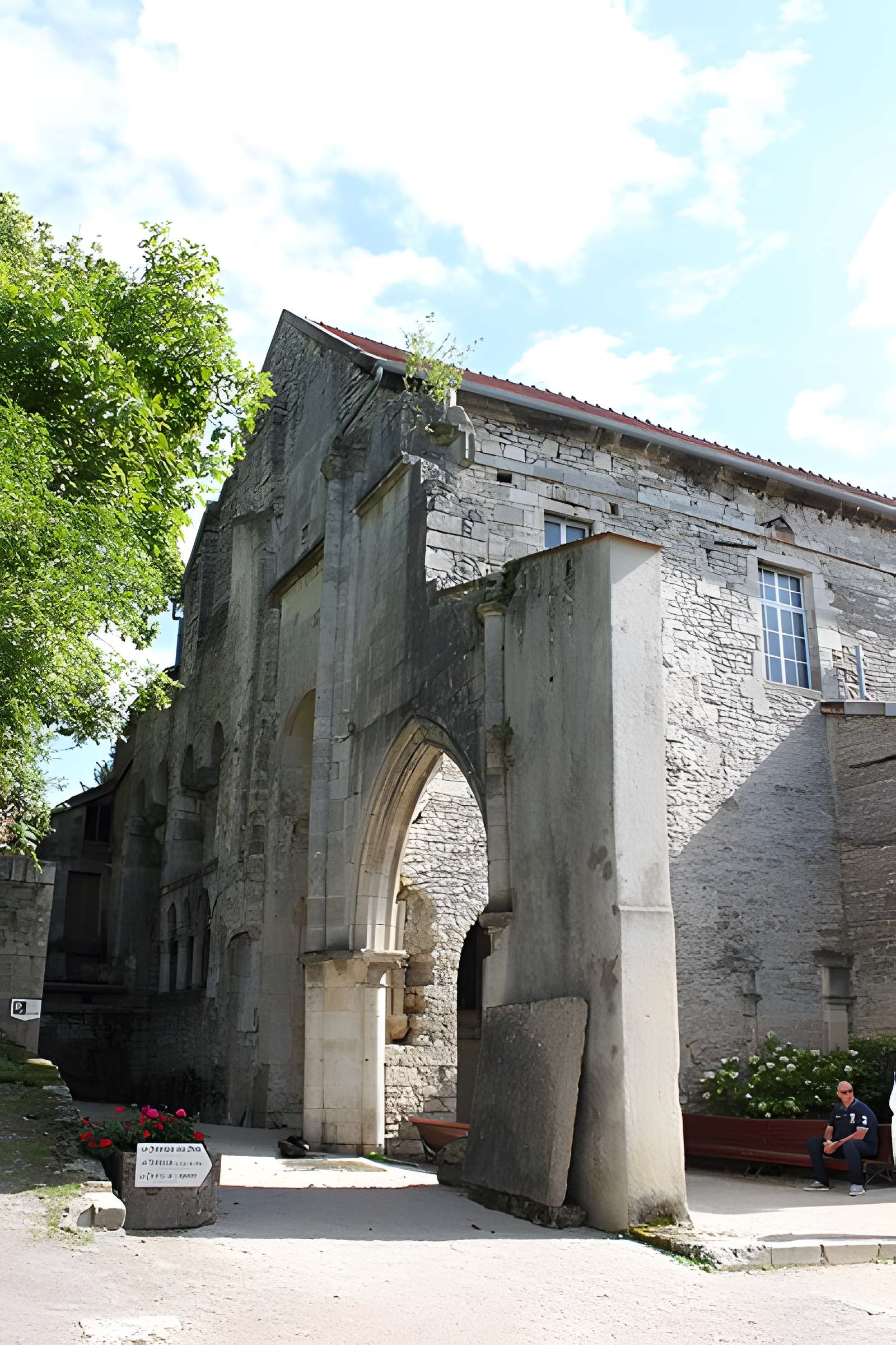 Abbaye Saint-Pierre de Flavigny-sur-Ozerain