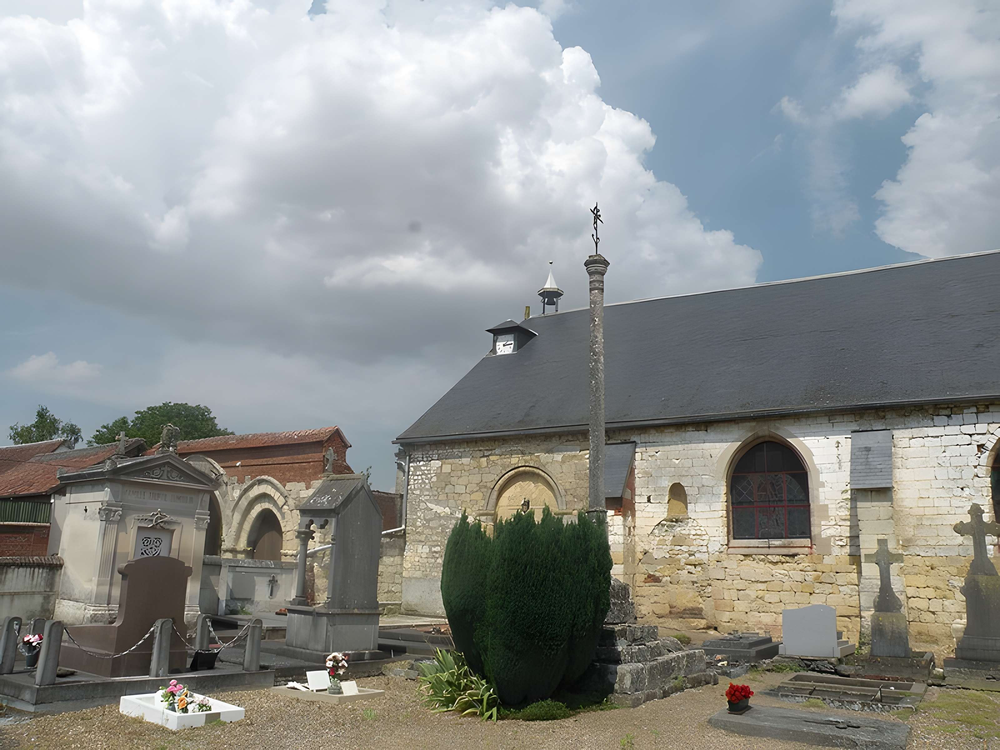 Église Saint-Laurent du Fay-Saint-Quentin