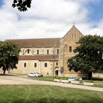 Basilique Notre-Dame-de-Bonne-Garde de Longpont-sur-Orge