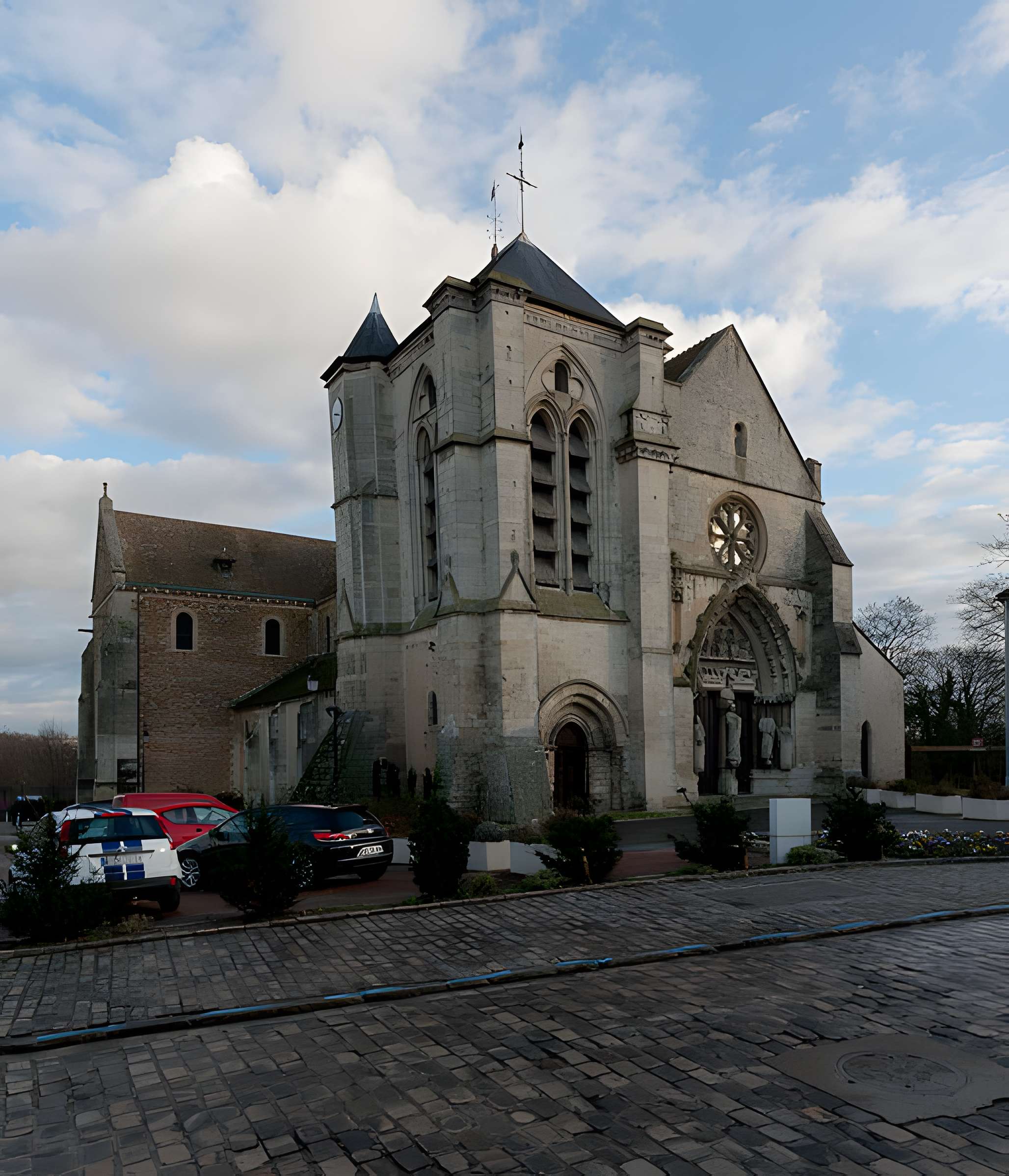 Basilique Notre-Dame-de-Bonne-Garde de Longpont-sur-Orge