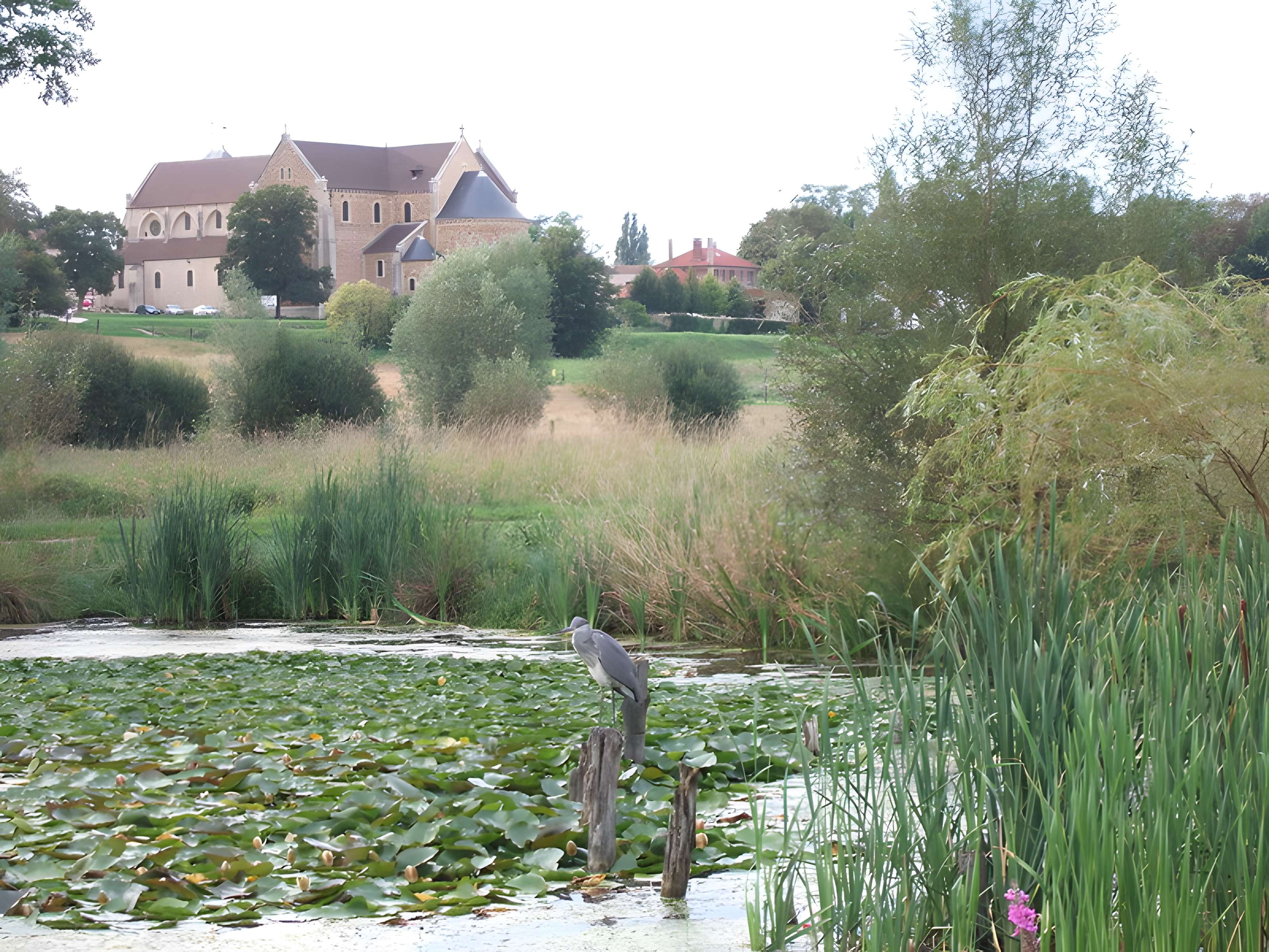 Basilique Notre-Dame-de-Bonne-Garde de Longpont-sur-Orge