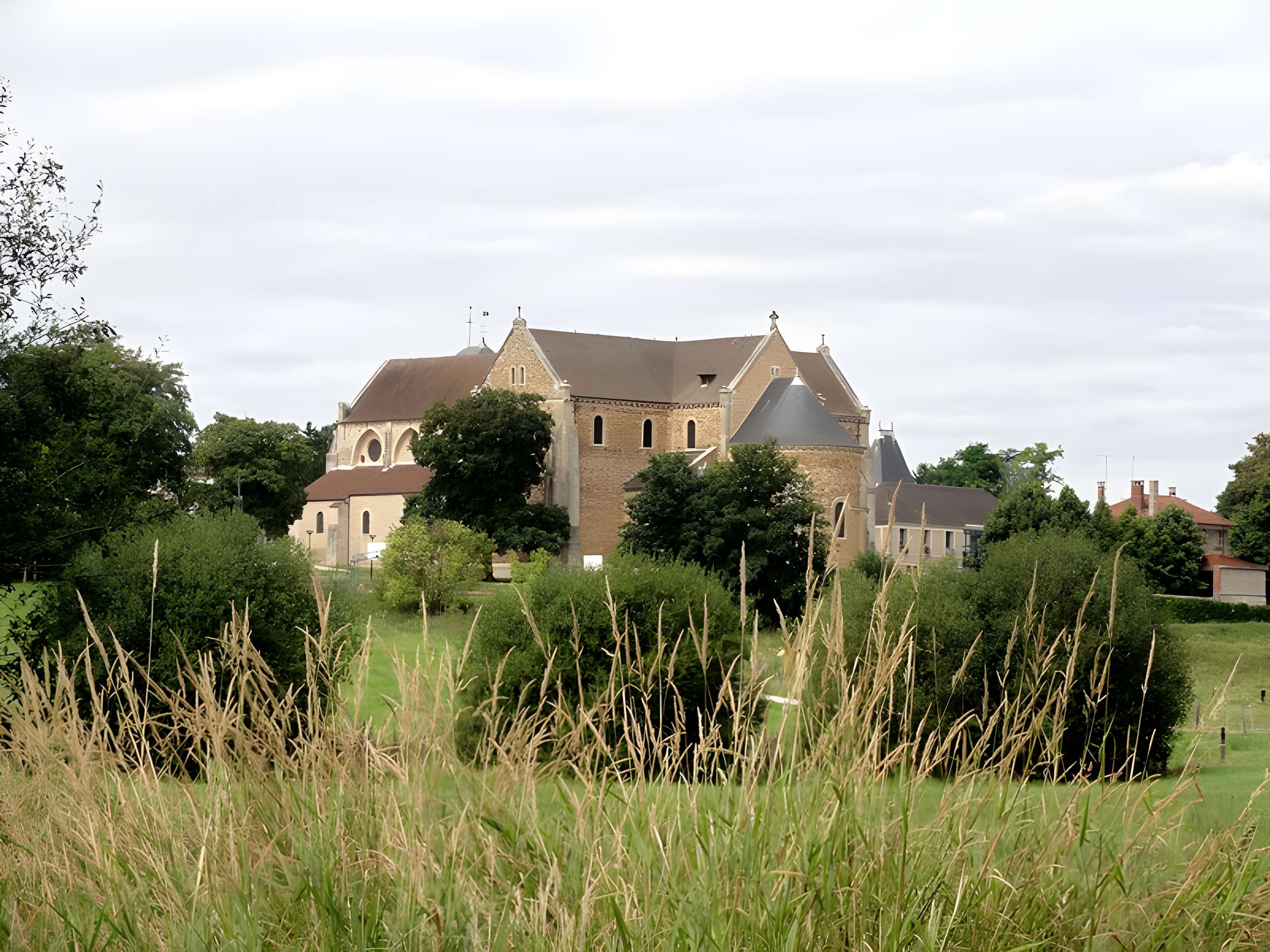 Basilique Notre-Dame-de-Bonne-Garde de Longpont-sur-Orge