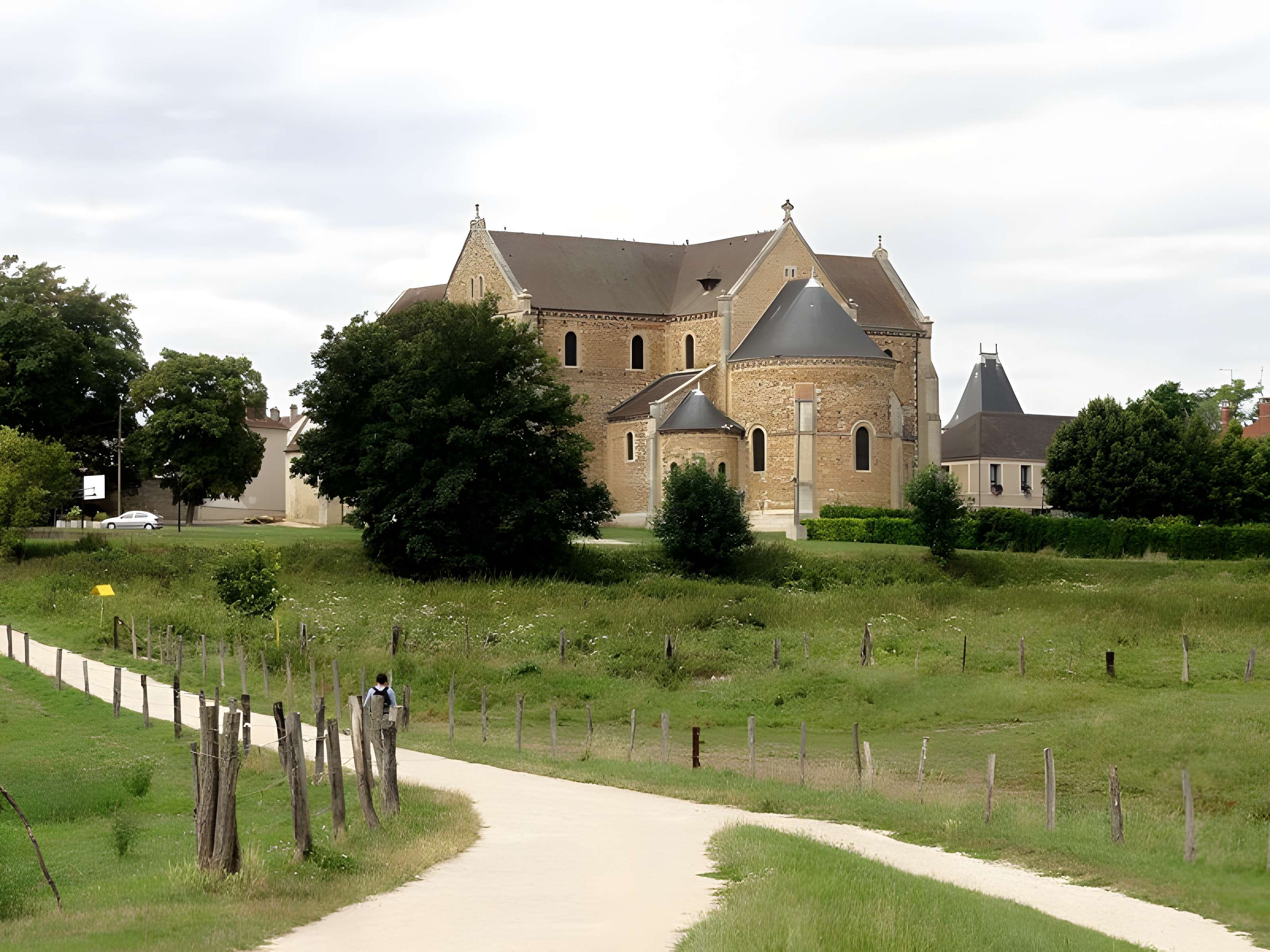 Basilique Notre-Dame-de-Bonne-Garde de Longpont-sur-Orge