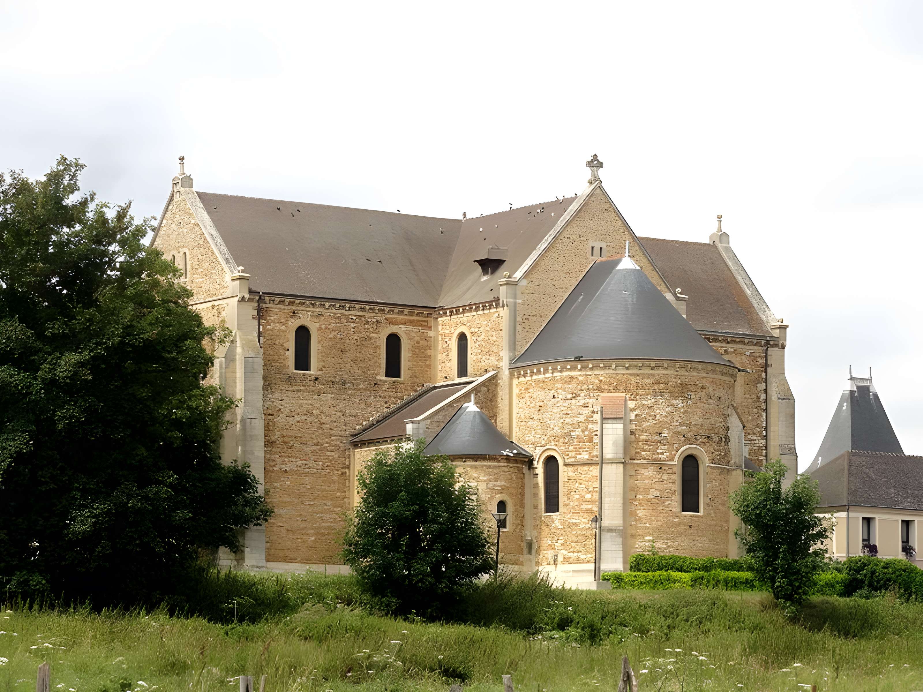 Basilique Notre-Dame-de-Bonne-Garde de Longpont-sur-Orge
