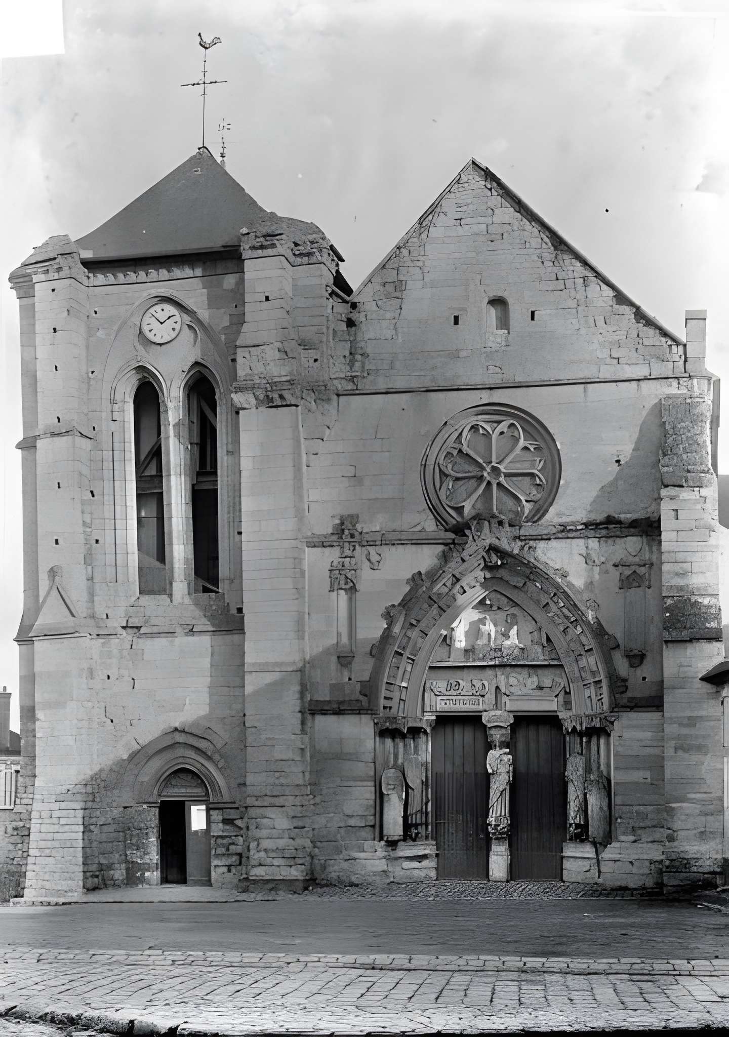 Basilique Notre-Dame-de-Bonne-Garde de Longpont-sur-Orge