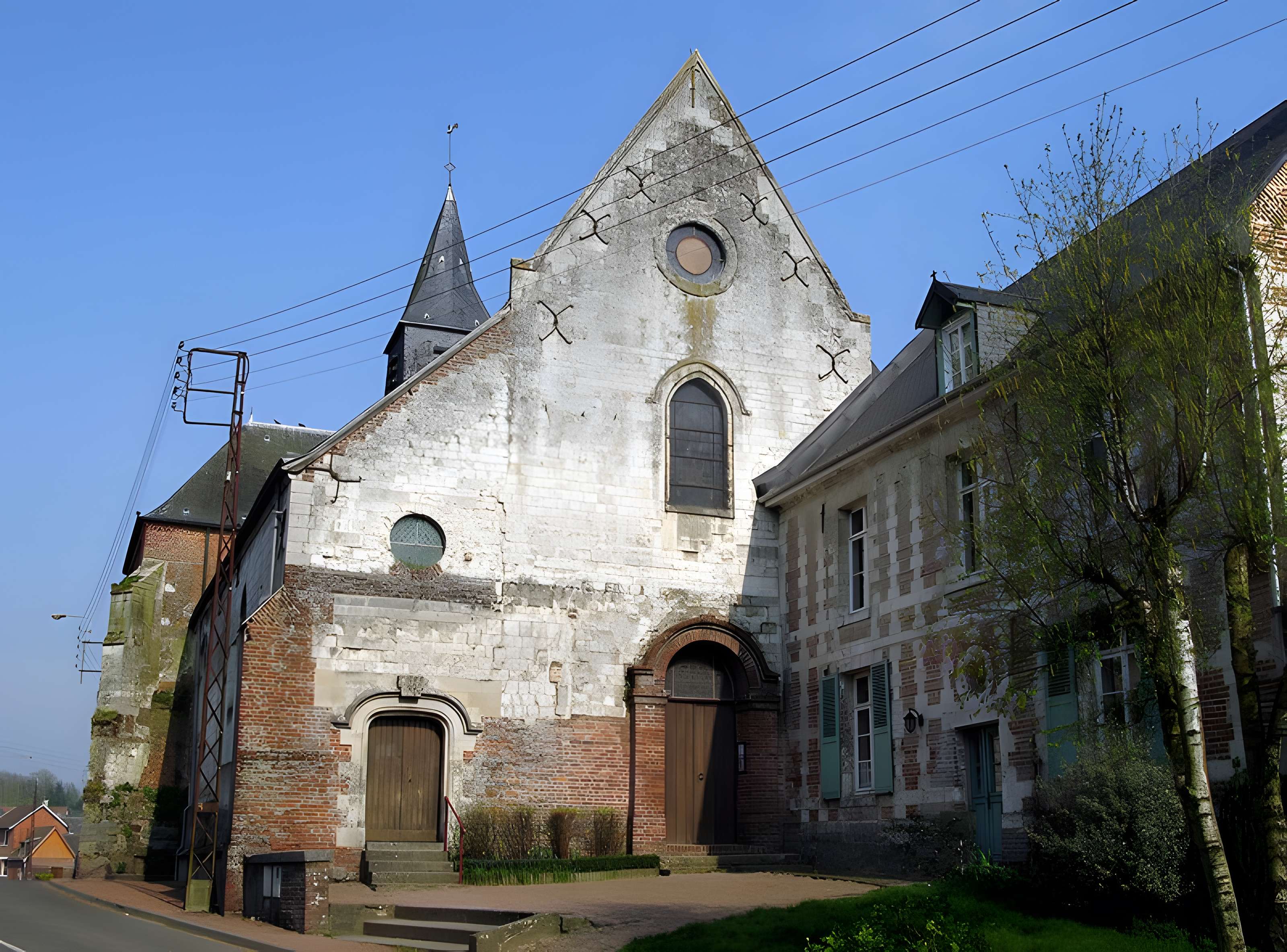 Église Saint-Léger de Lucheux 