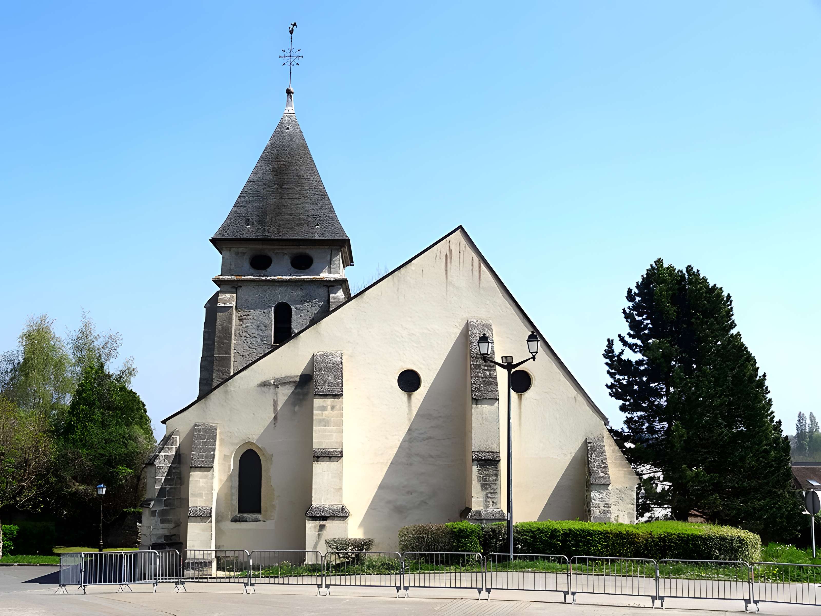Église Saint-Léger de Morainvilliers