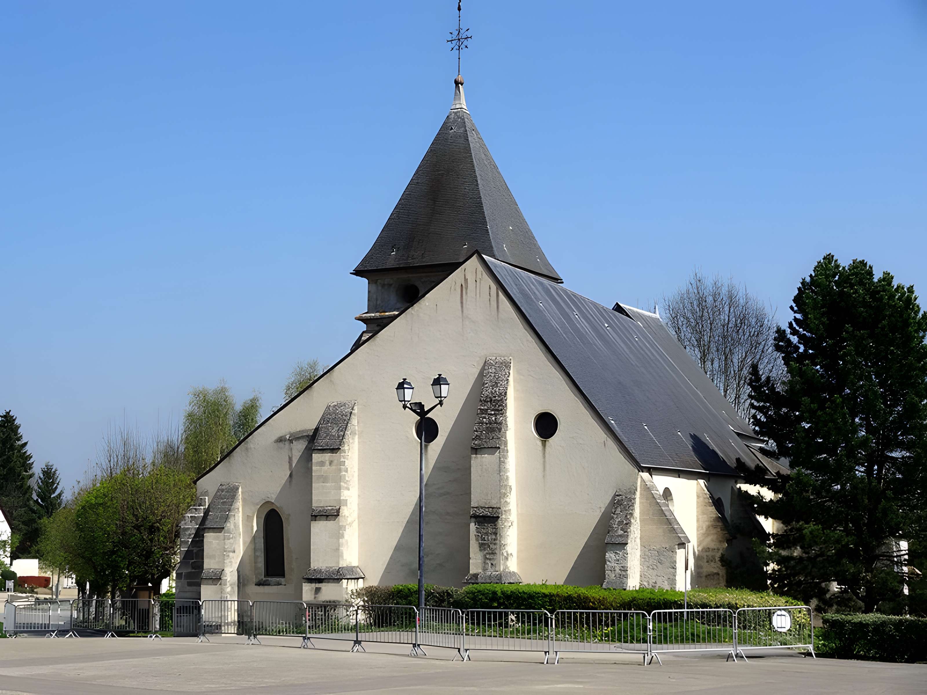 Église Saint-Léger de Morainvilliers