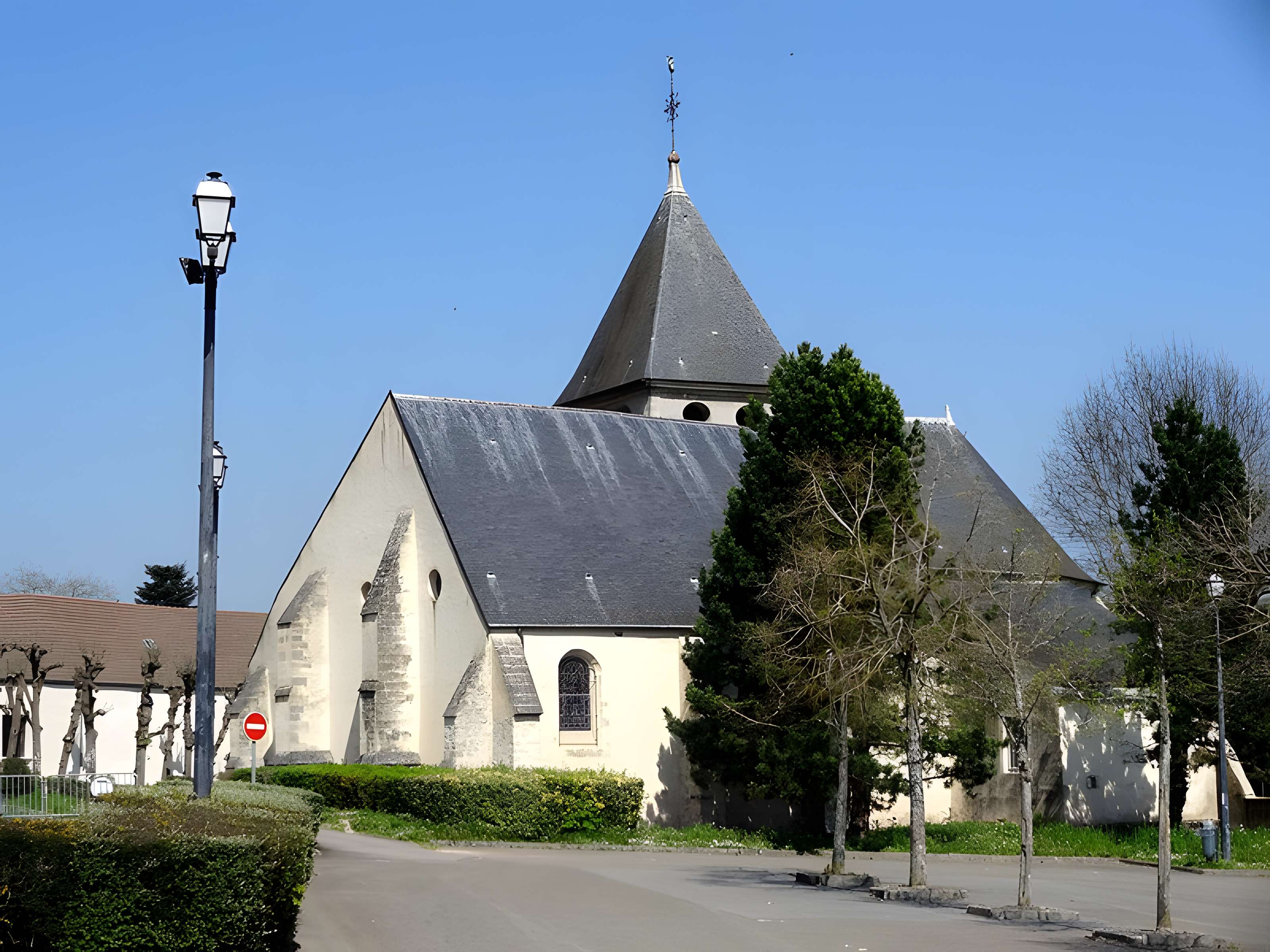 Église Saint-Léger de Morainvilliers
