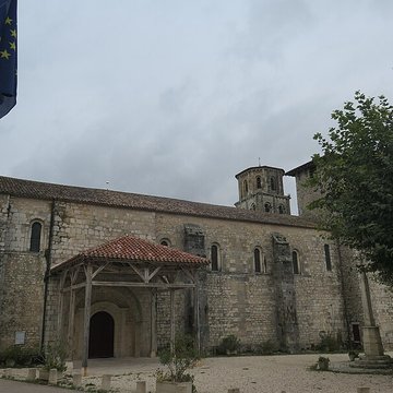 Abbaye Saint-Pierre de Vertheuil