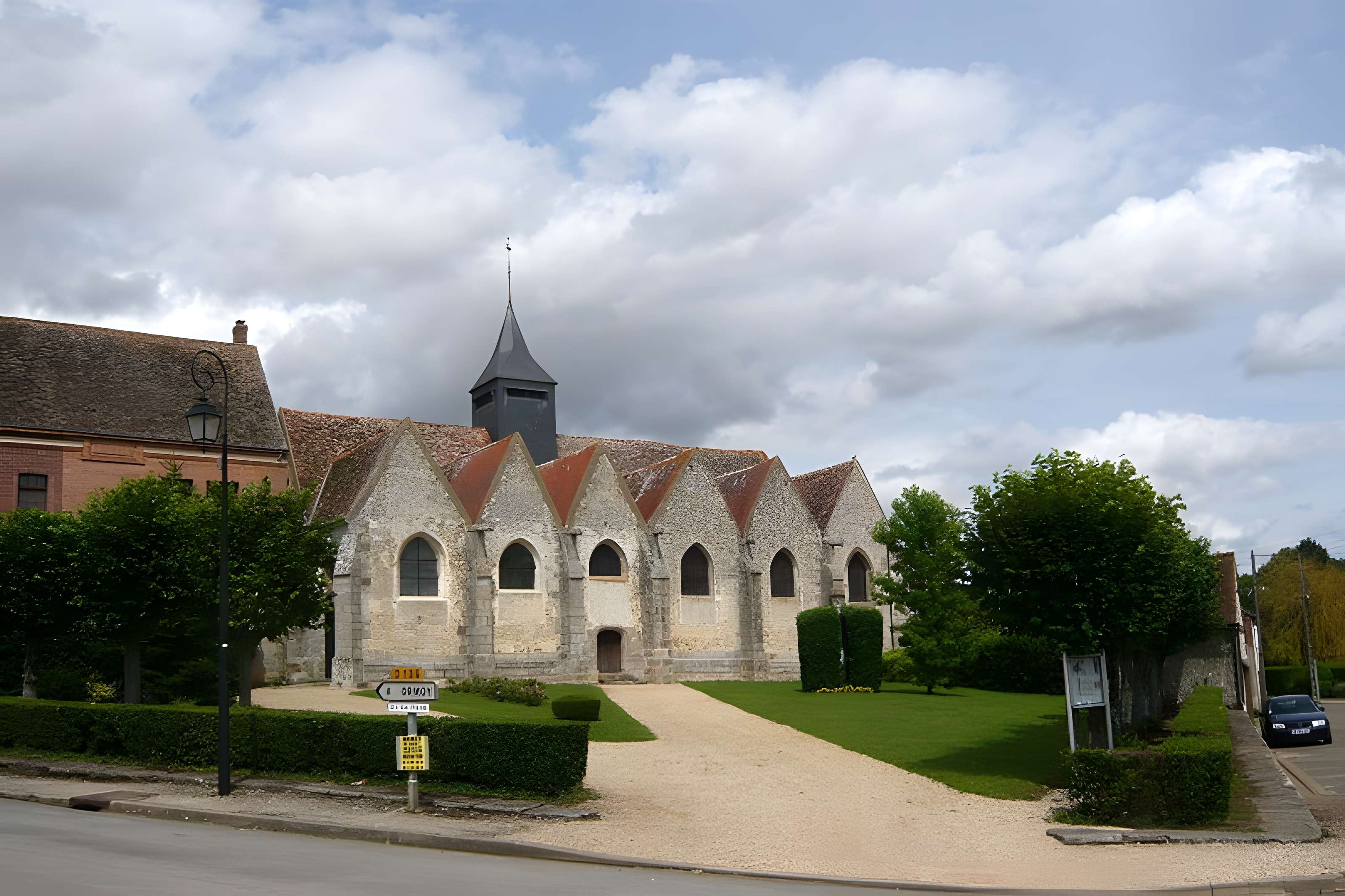 Église Saint-Léger de Néron 