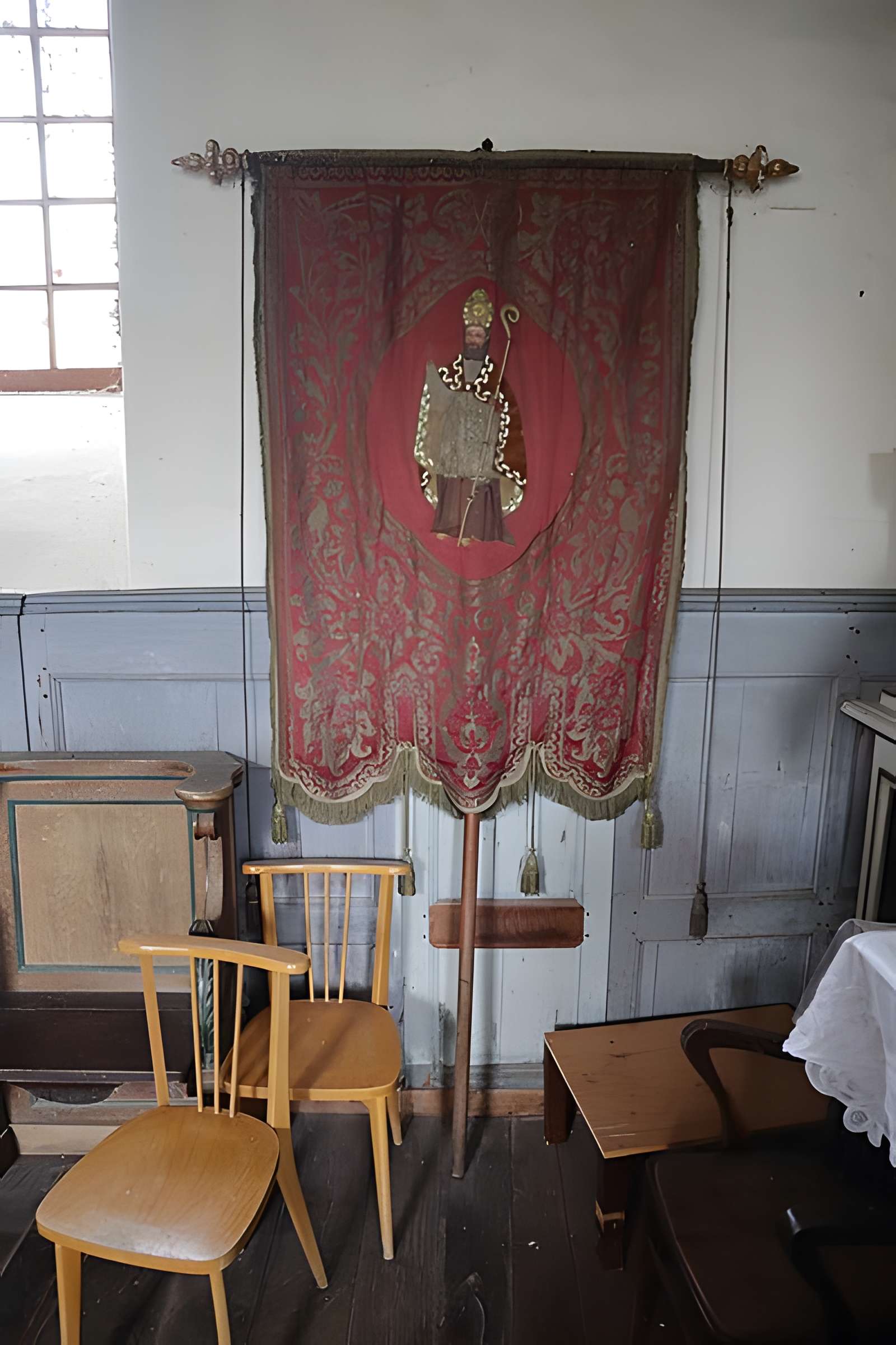 Église Saint-Léger de Saint-Léger-des-Prés