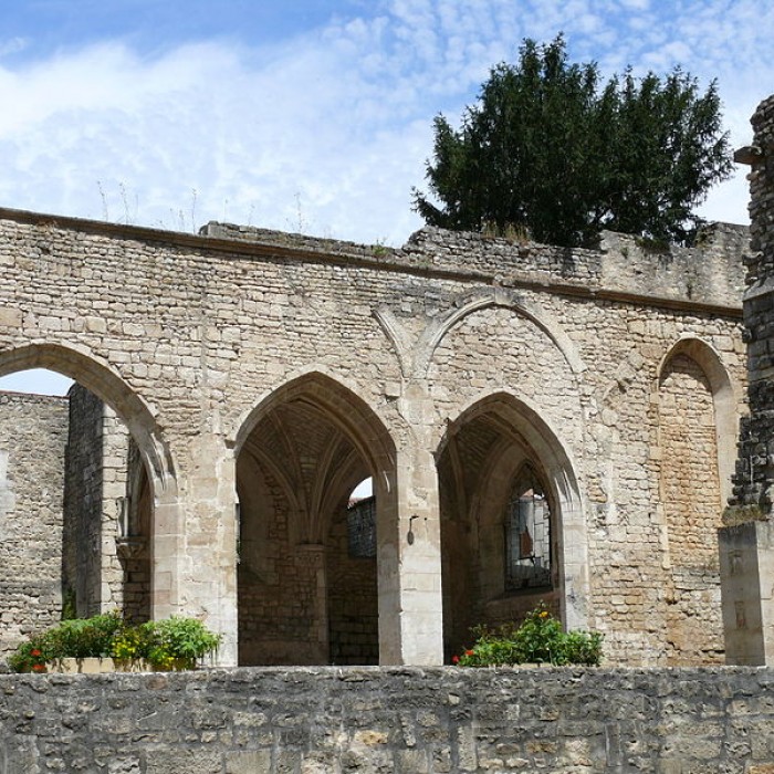 Photo de Église Saint-Léger de Saint-Maixent-lÉcole
