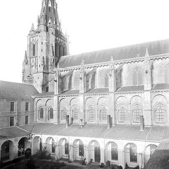 Photo de Église Saint-Léger de Saint-Maixent-lÉcole