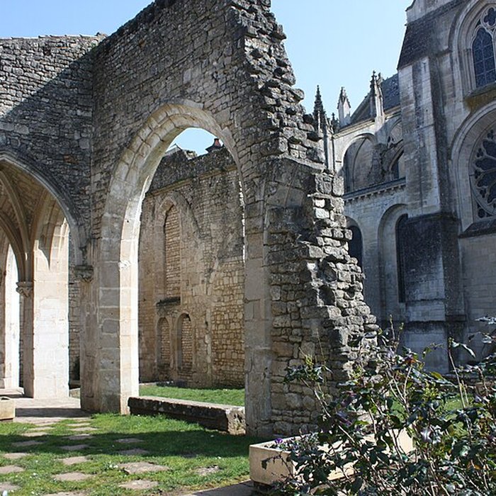 Photo de Église Saint-Léger de Saint-Maixent-lÉcole