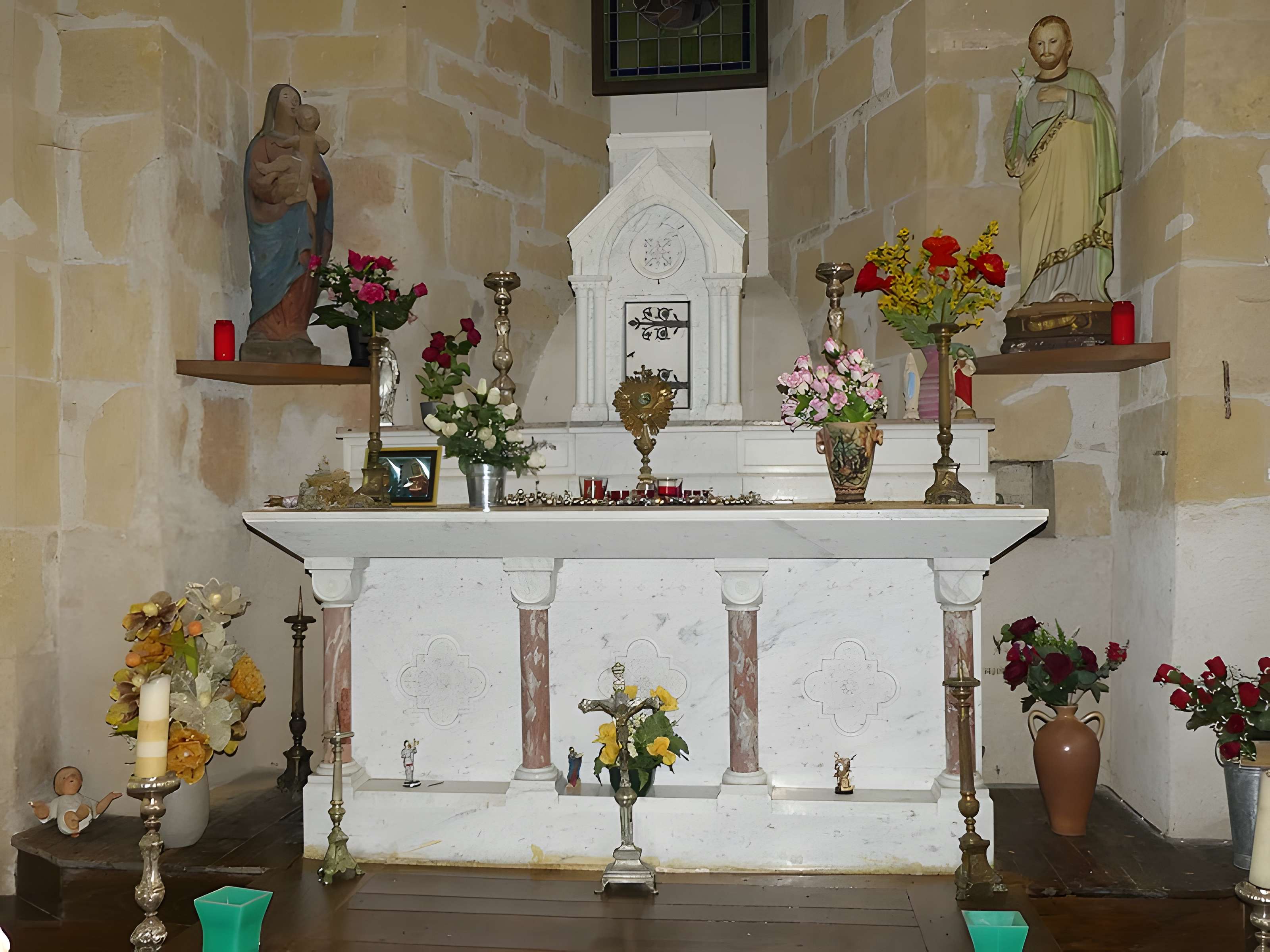 Église Saint-Léger de Sarlande