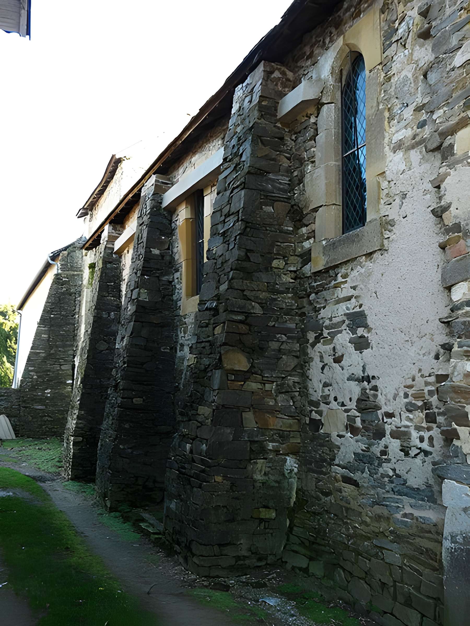 Église Saint-Léger de Sarlande