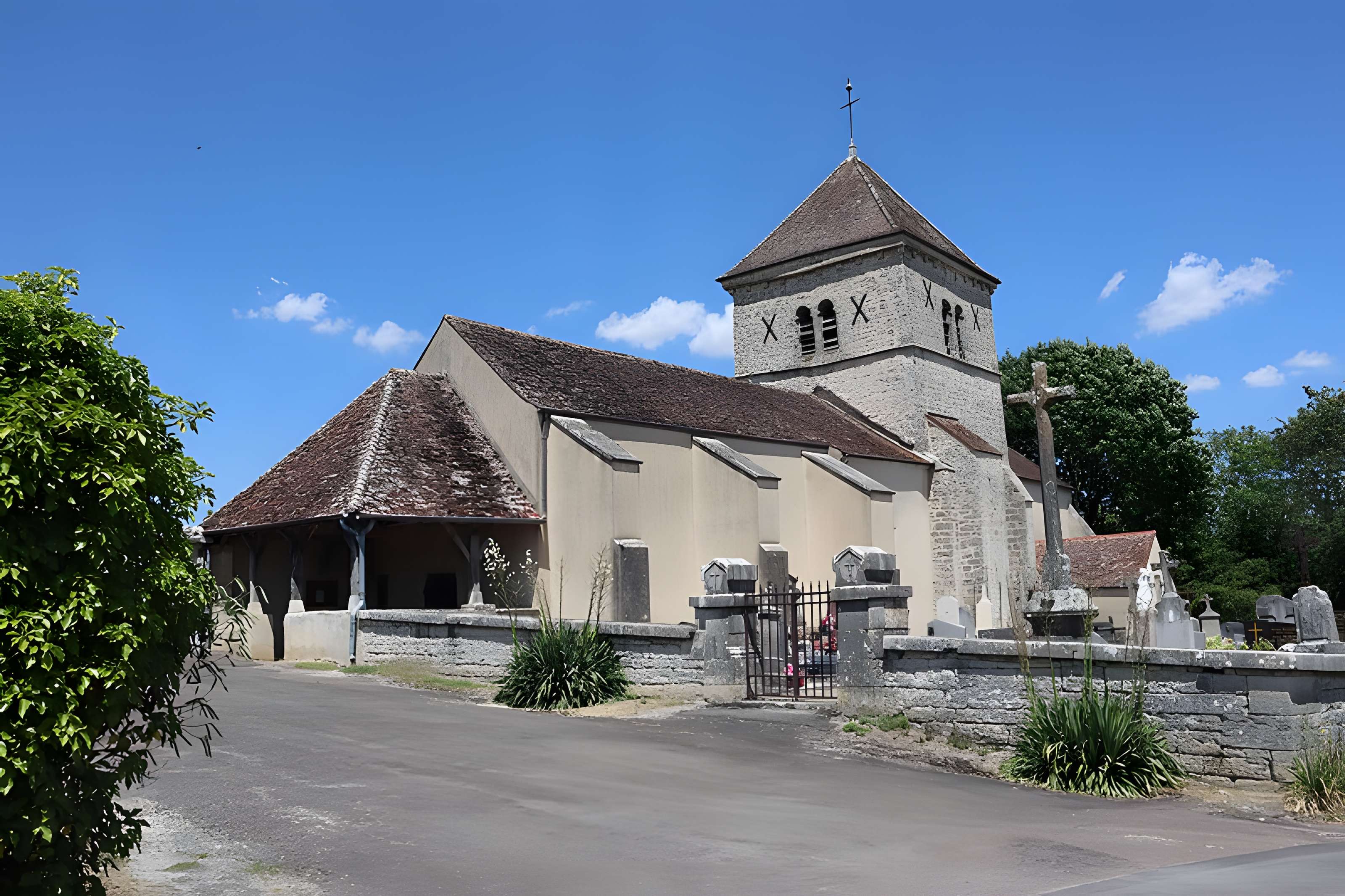 Église Saint-Léger d'Oisilly
