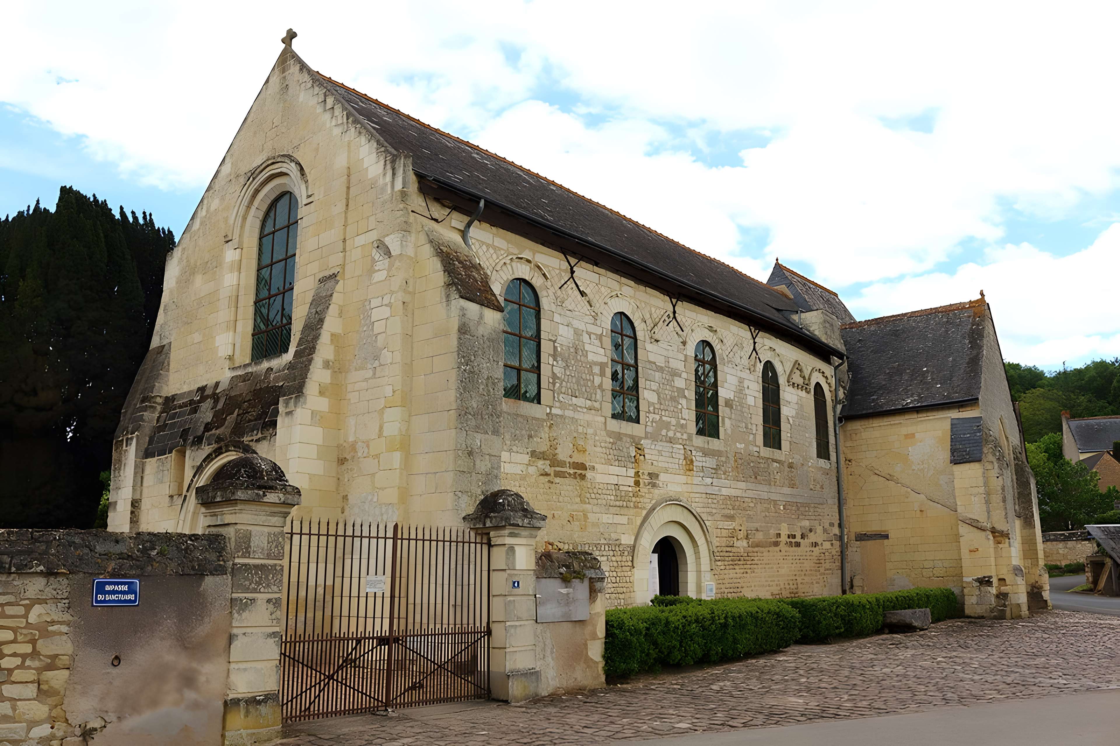 Église Saint-Léger du Vieux-Bourg