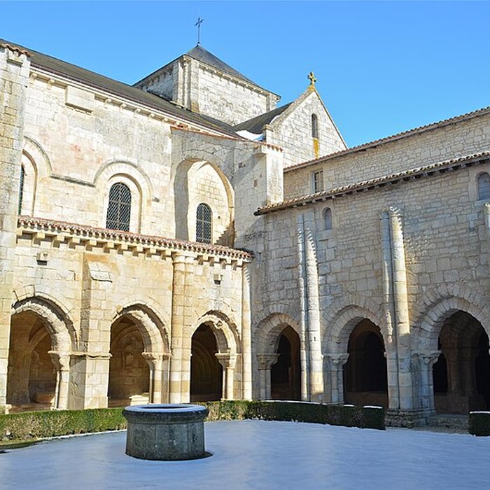 Photo de Abbaye Saint-Vincent de Nieul-sur-lAutise