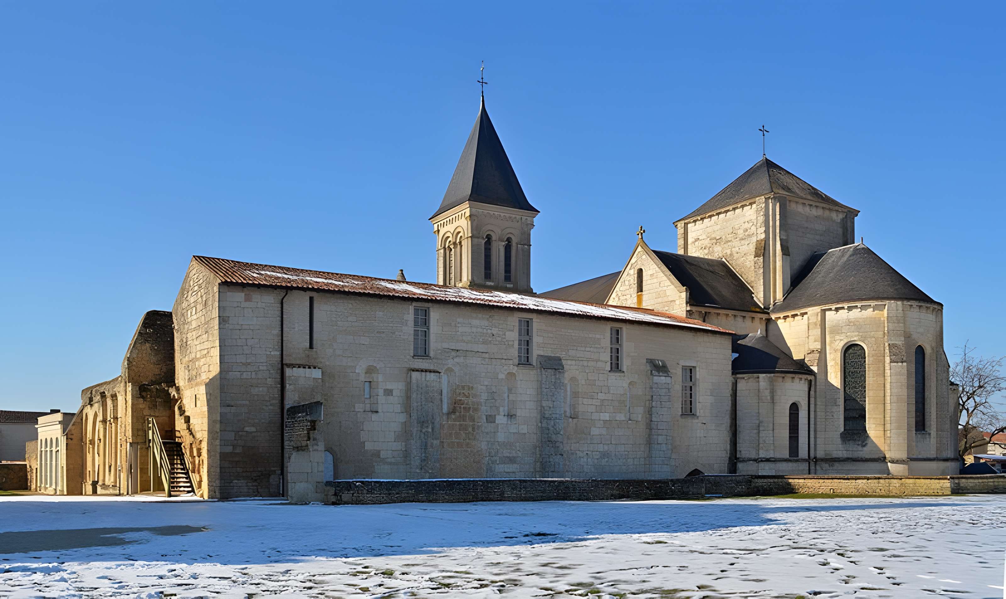 Abbaye Saint-Vincent de Nieul-sur-l'Autise 