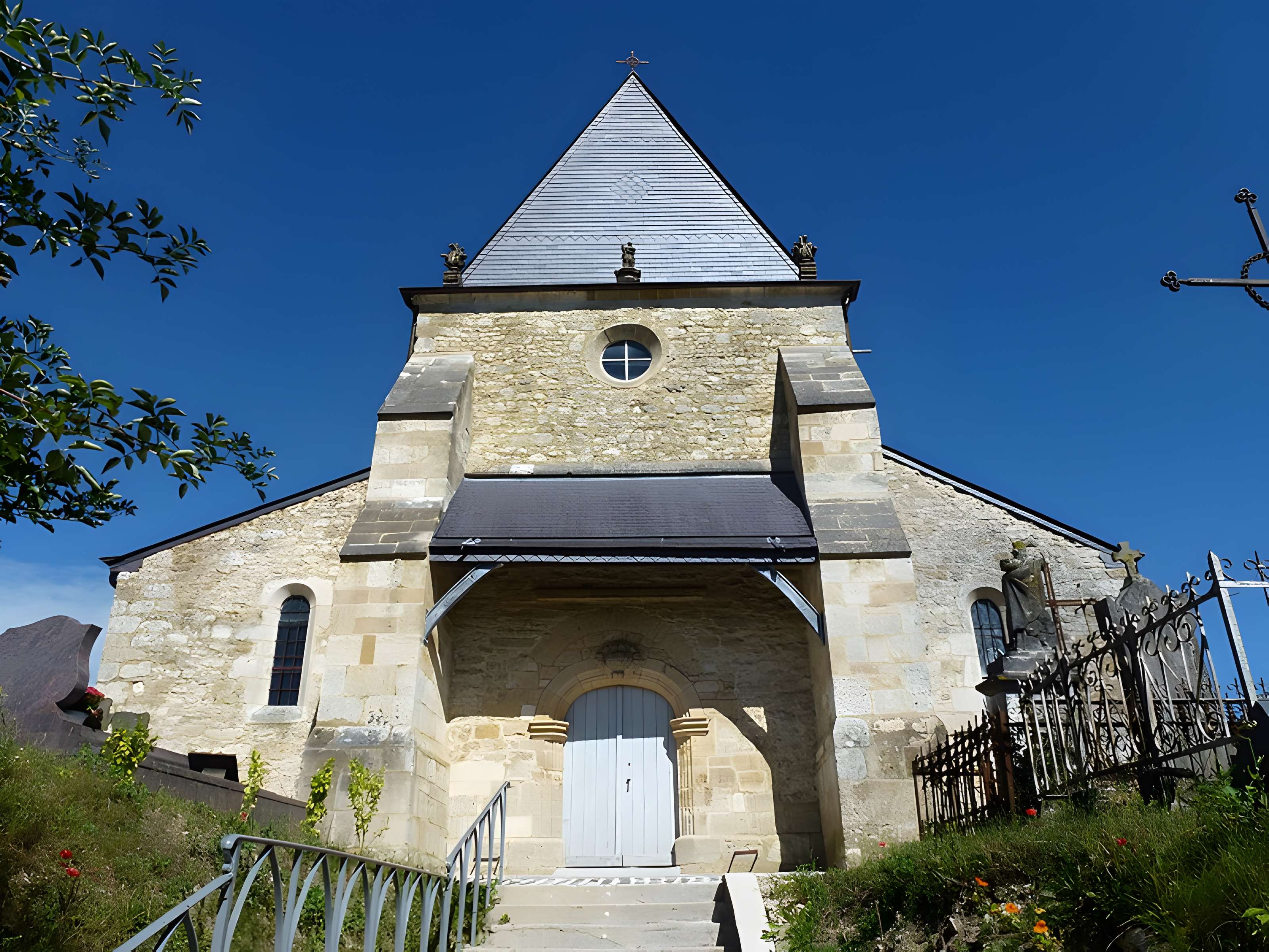 Église Saint-Loup de Saint-Loup-Terrier